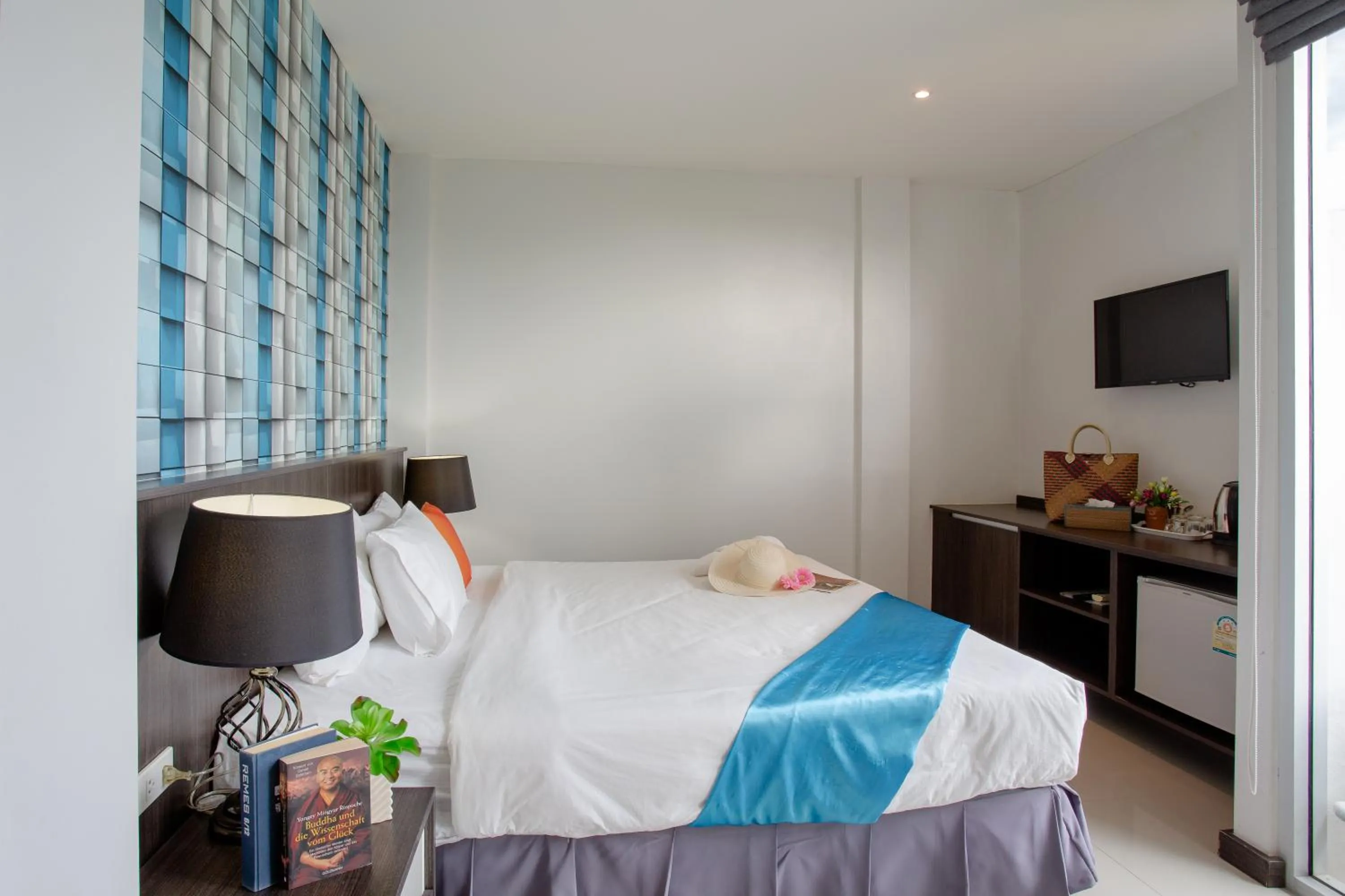 Bed in The Wings Boutique Hotels Krabi Ko Lanta