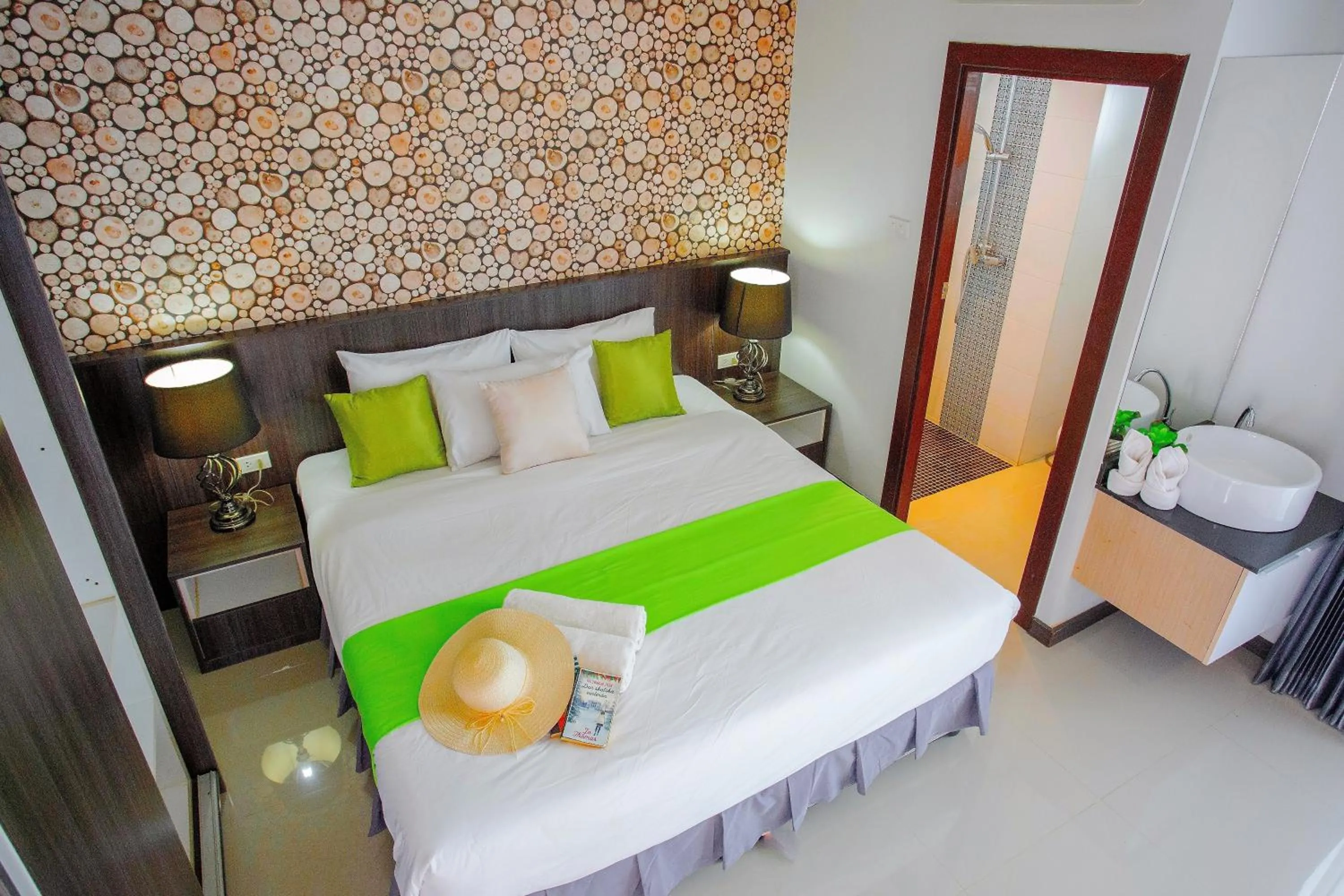 Bed in The Wings Boutique Hotels Krabi Ko Lanta