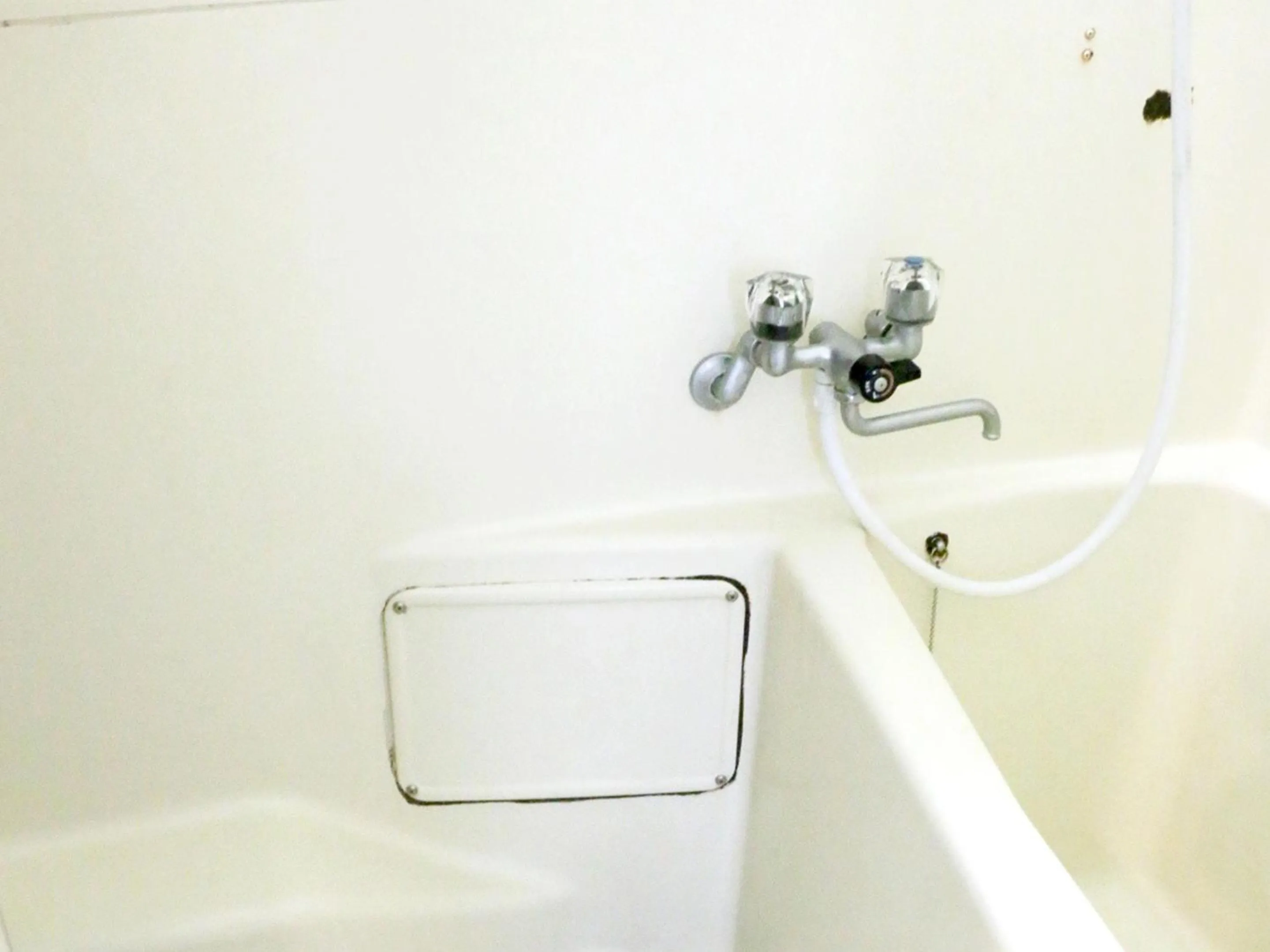 Shower in Harimayabashi Guesthouse