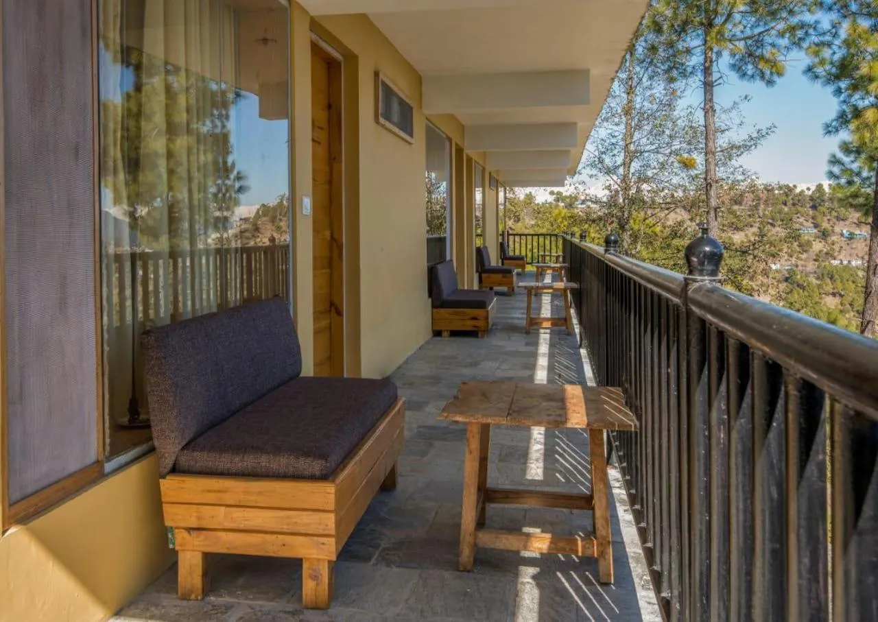 Restaurant/places to eat in Kasar Rainbow Yoga Retreat