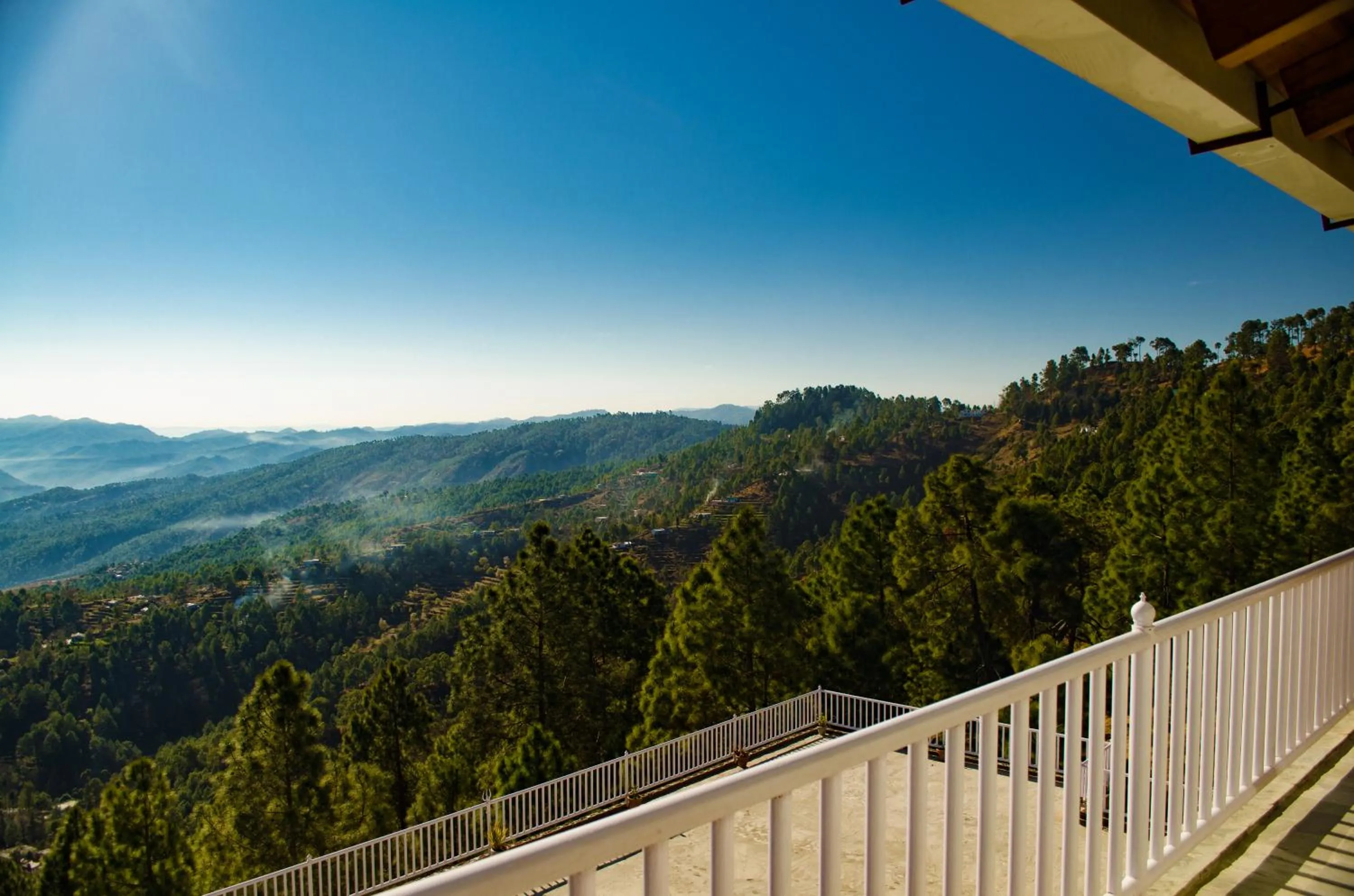 Kasar Rainbow Yoga Retreat