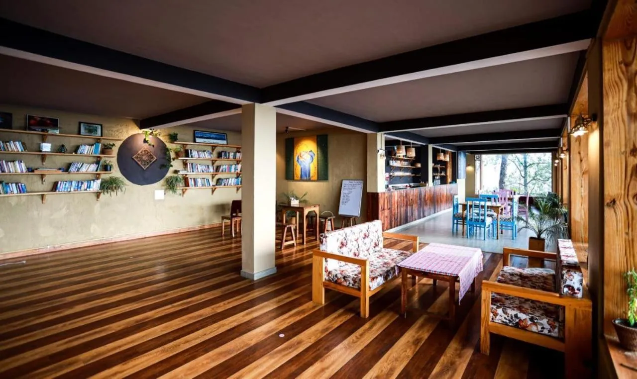 Restaurant/places to eat in Kasar Rainbow Yoga Retreat