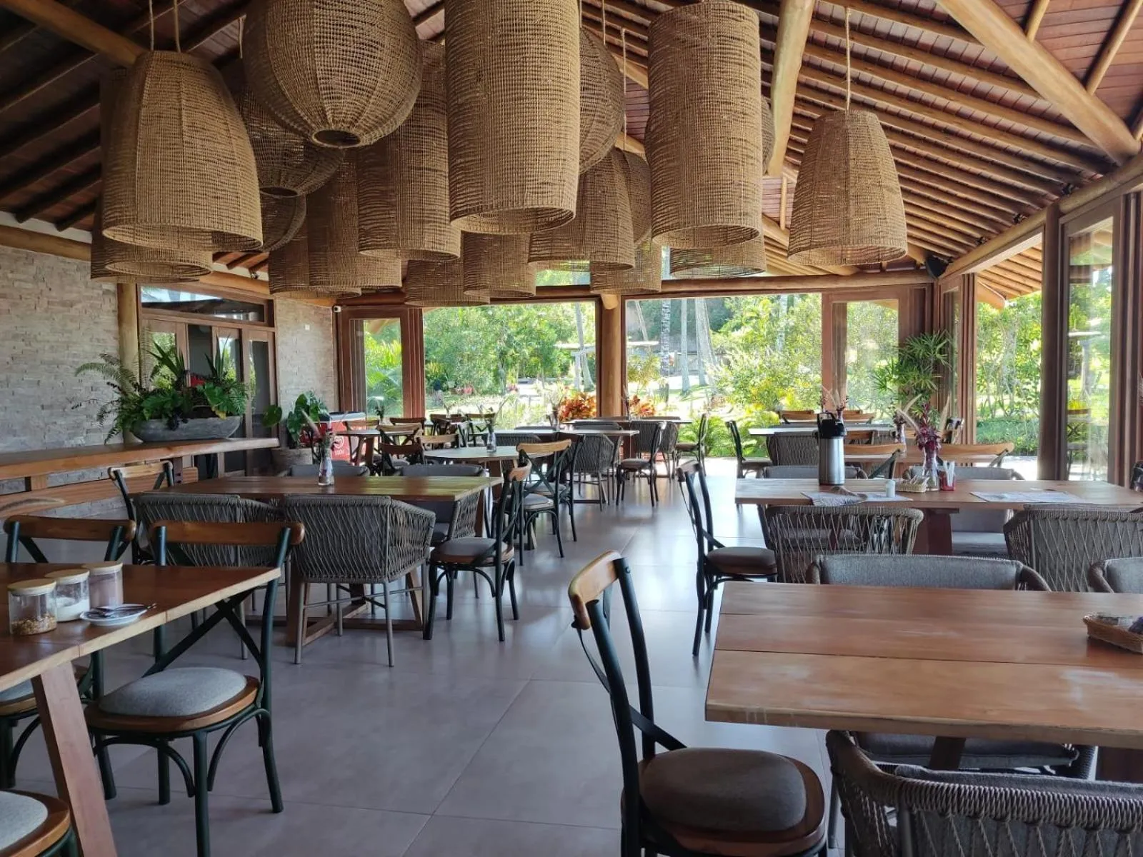 Restaurant/places to eat in Rio Da Barra Villa Hotel