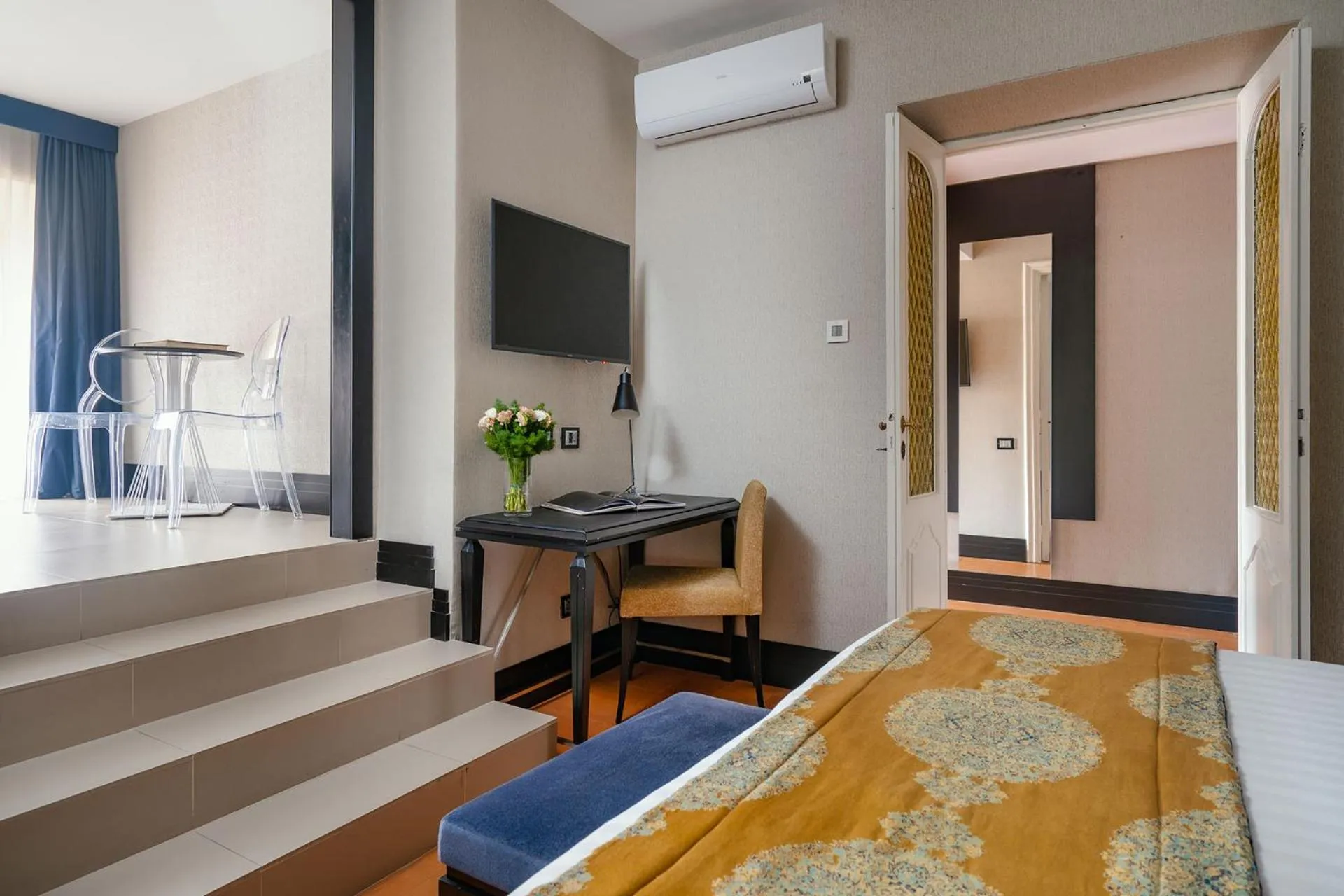 Bed in Unica Suites Rome