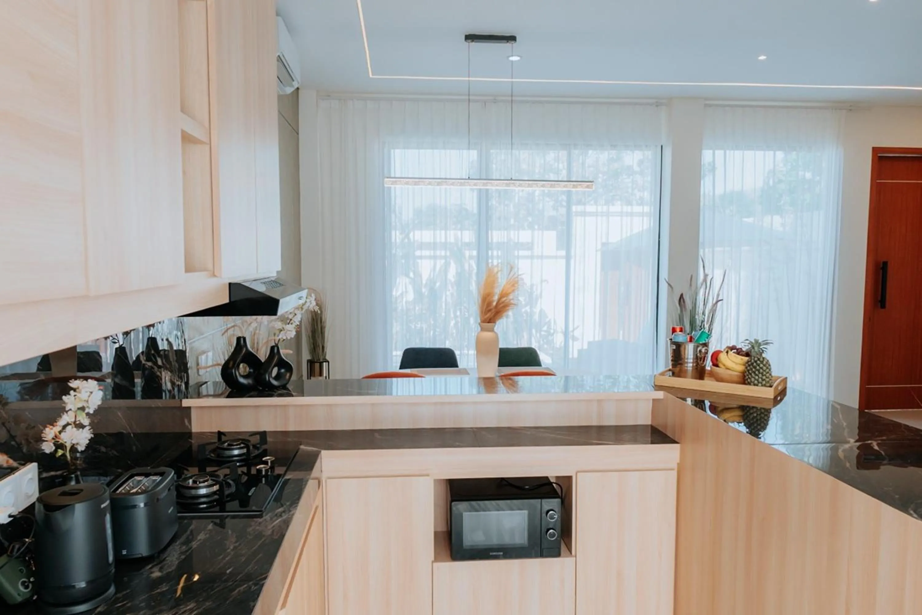 Kitchen or kitchenette in Slokayana Villas