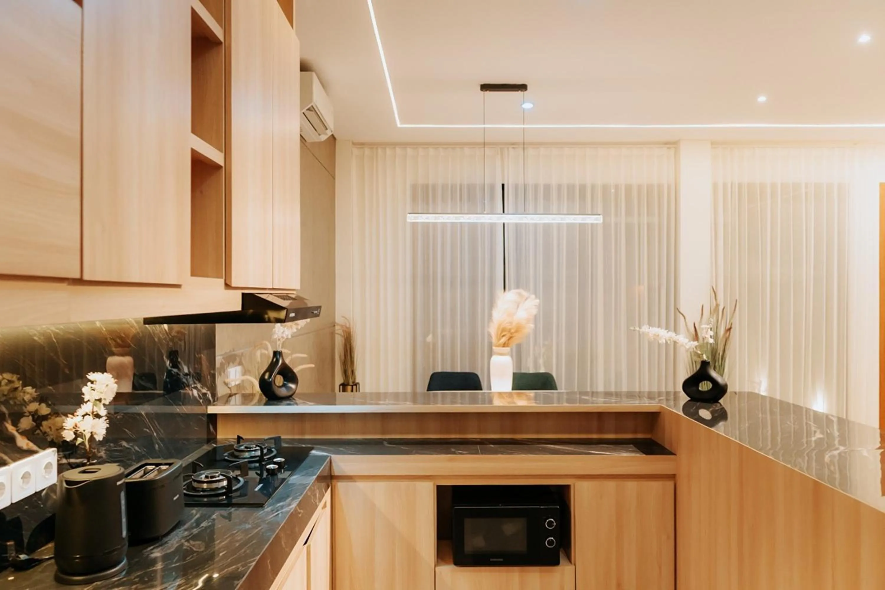 Kitchen or kitchenette in Slokayana Villas