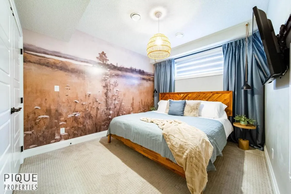 Bed in Chic Retreat with Hot Tub - King Bed - Fireplace - WEM