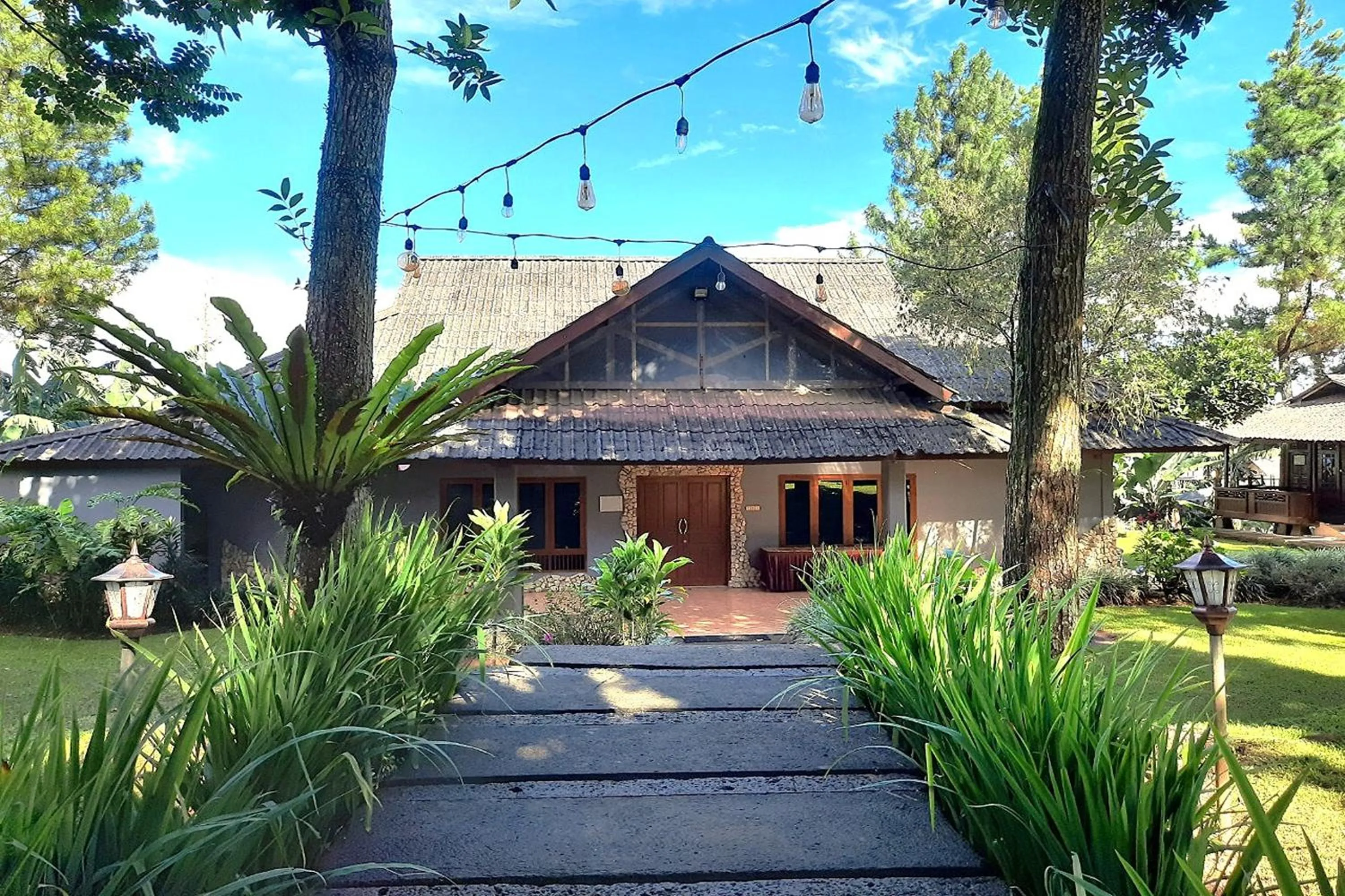 Property building in Tjapoeng Resort Pancawati