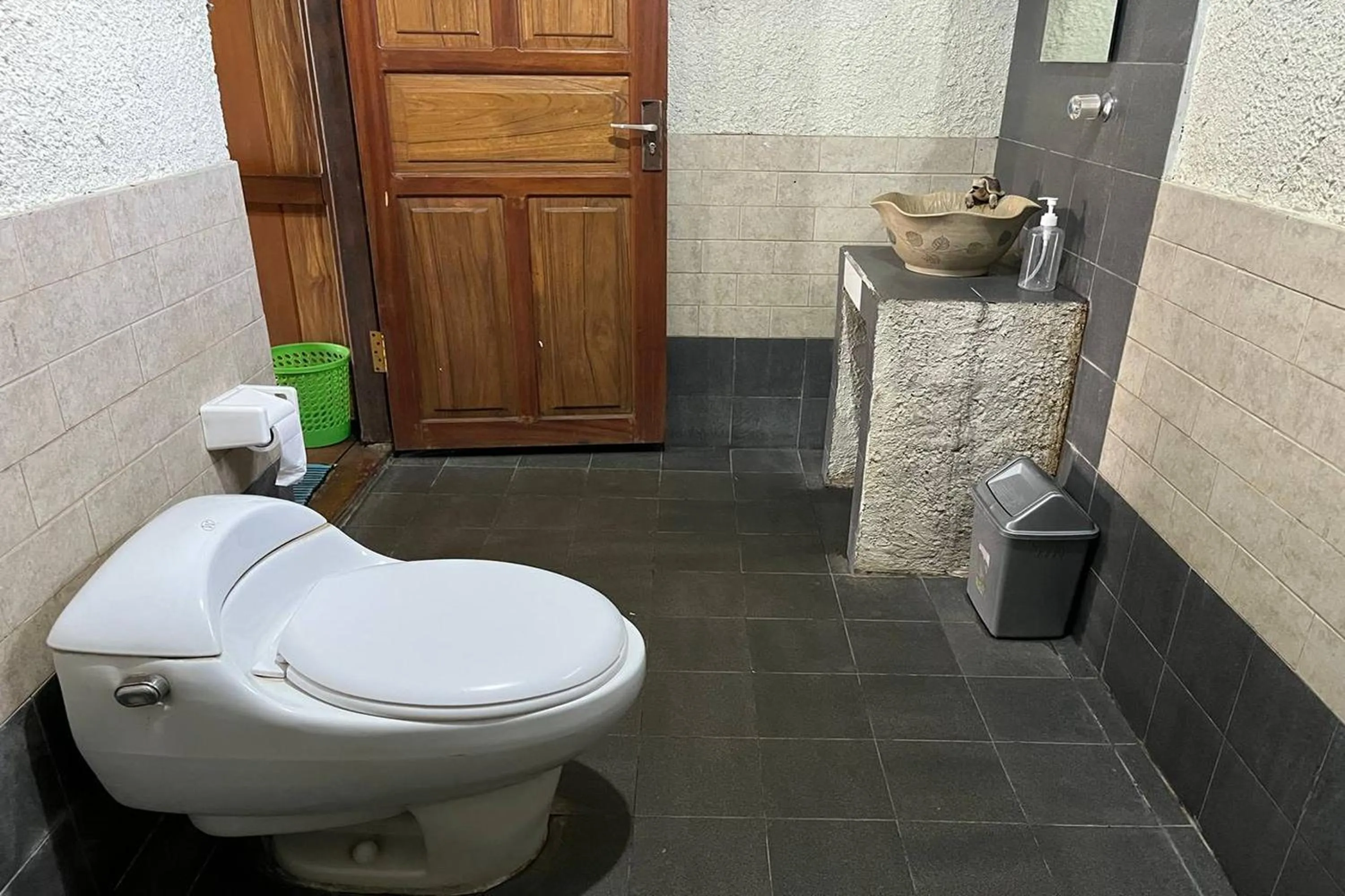 Bathroom in Tjapoeng Resort Pancawati