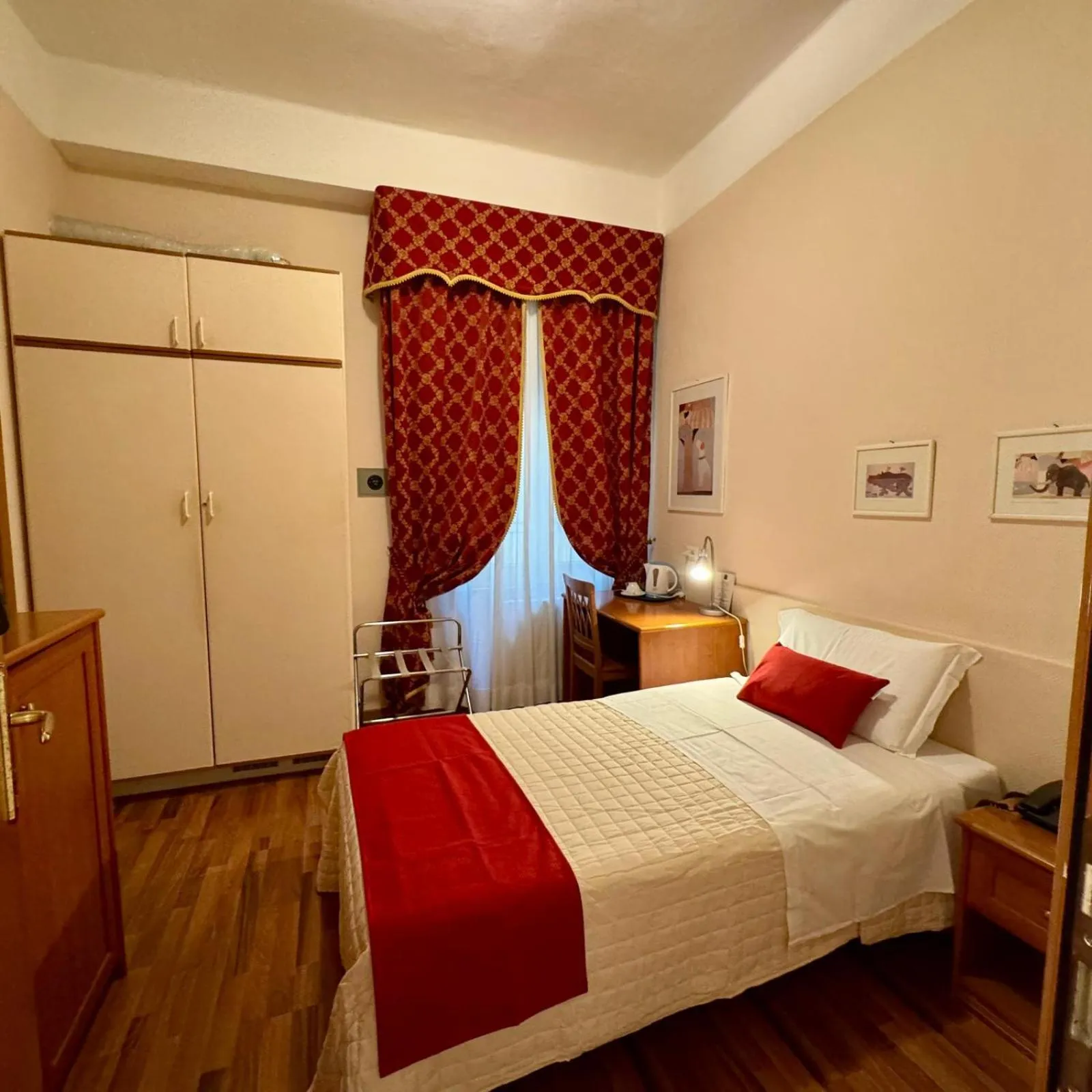 Bed in Hotel Arcadia