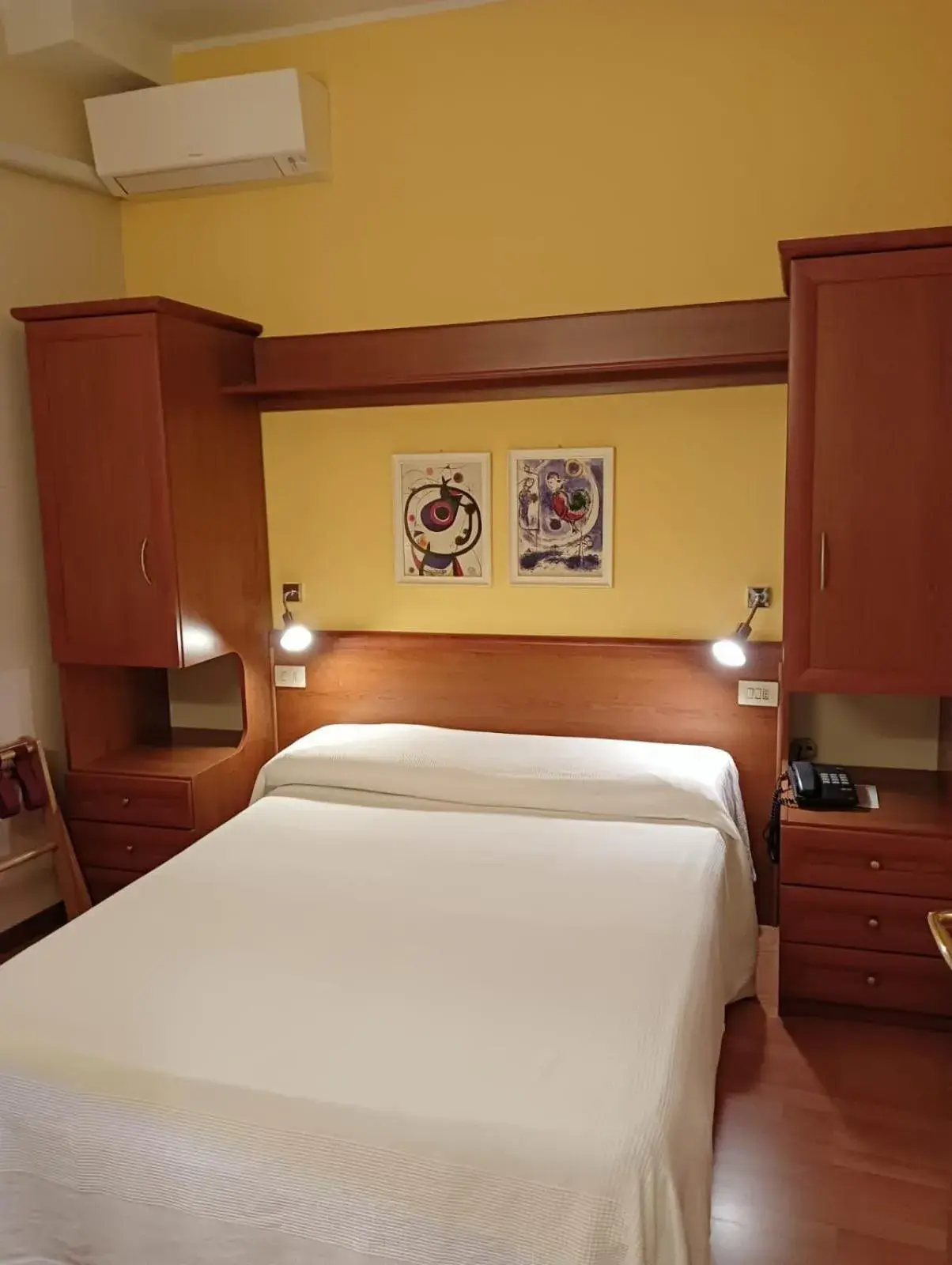 Economy Double Room in Hotel Arcadia Economy Double Room in Hotel Arcadia