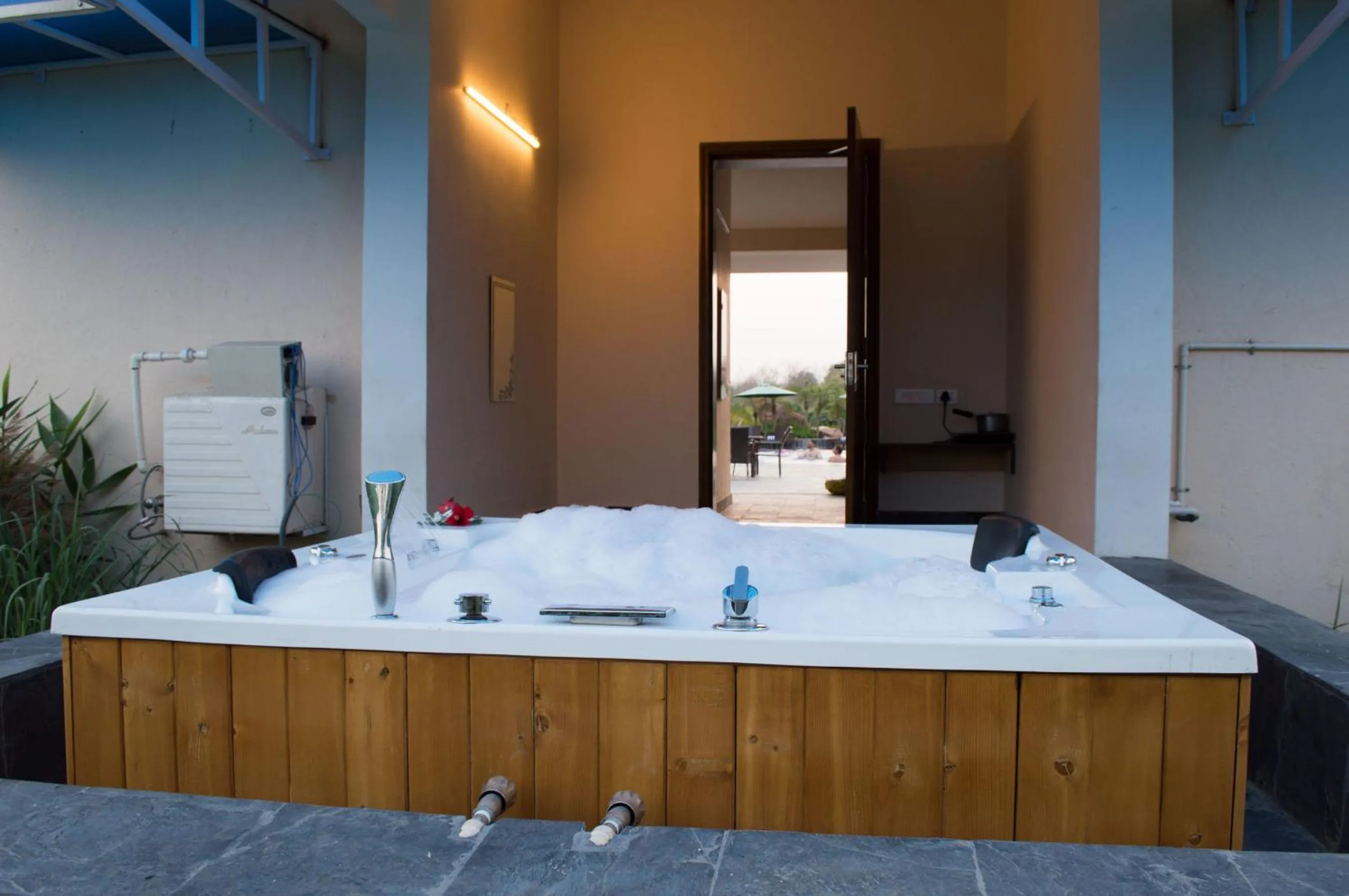 Hot Tub in Resort De Coracao - Corbett , Uttarakhand