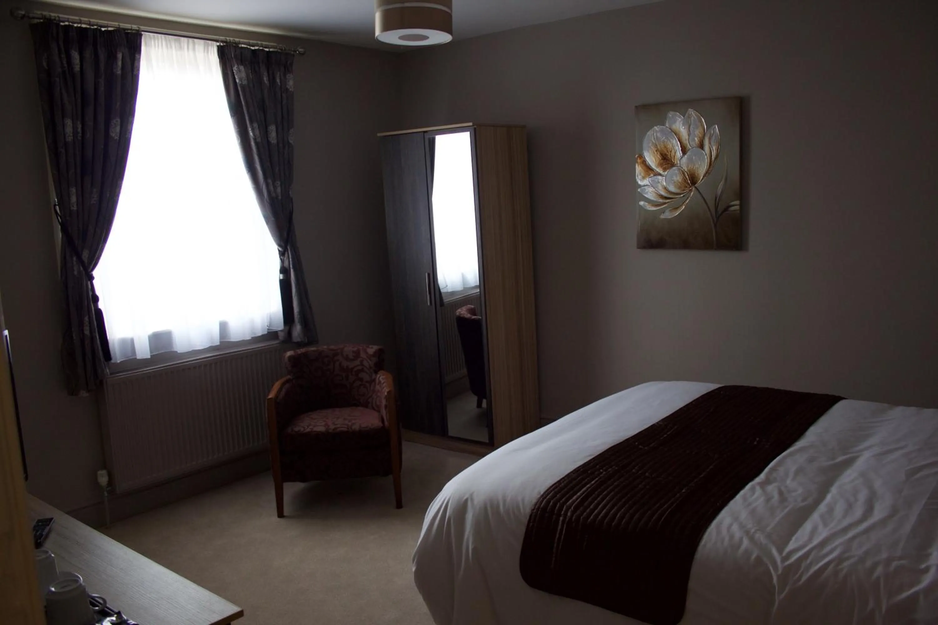 Bedroom, Bed in The Clyffe Hotel