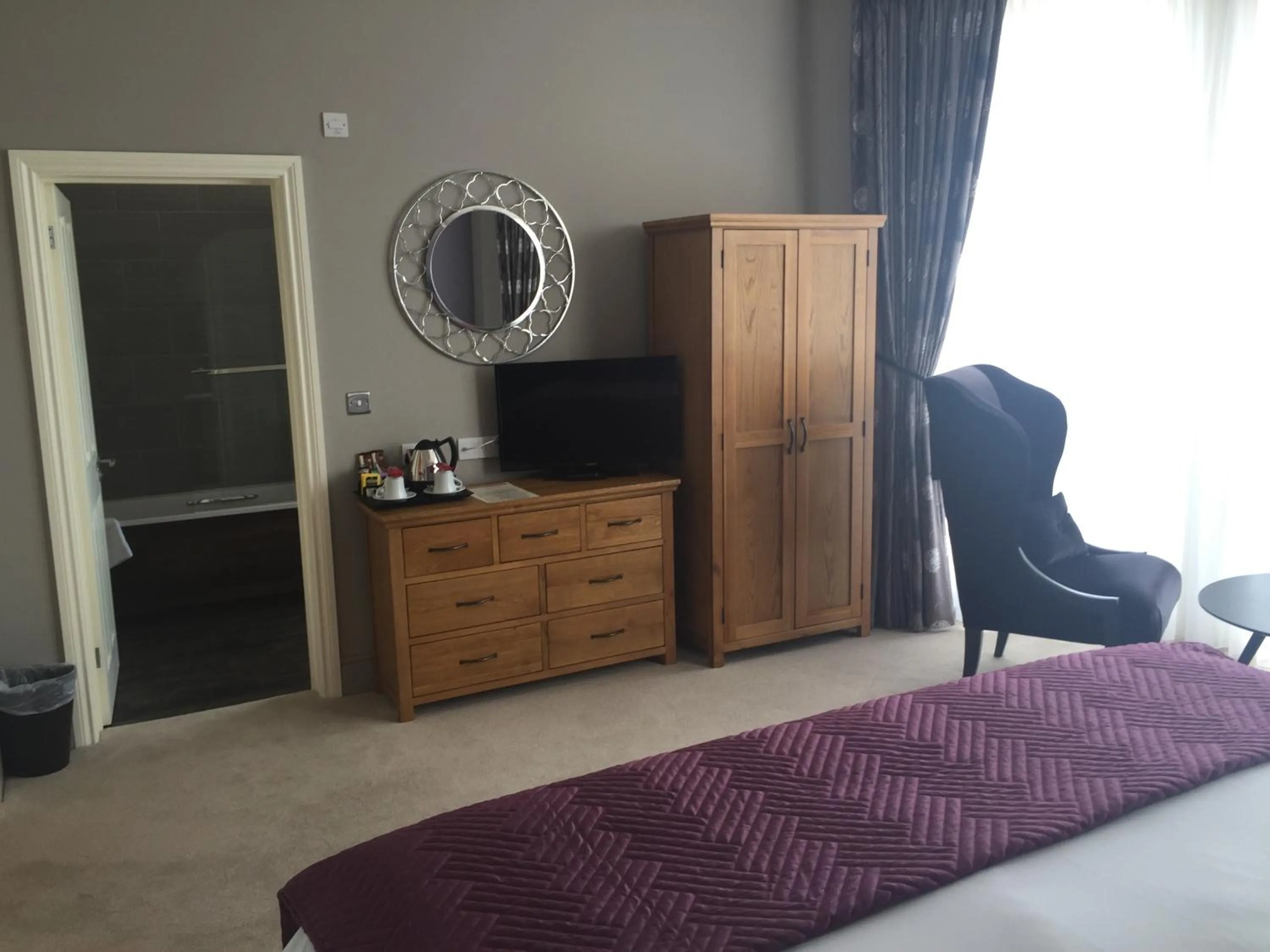 Photo of the whole room, Bed in The Clyffe Hotel