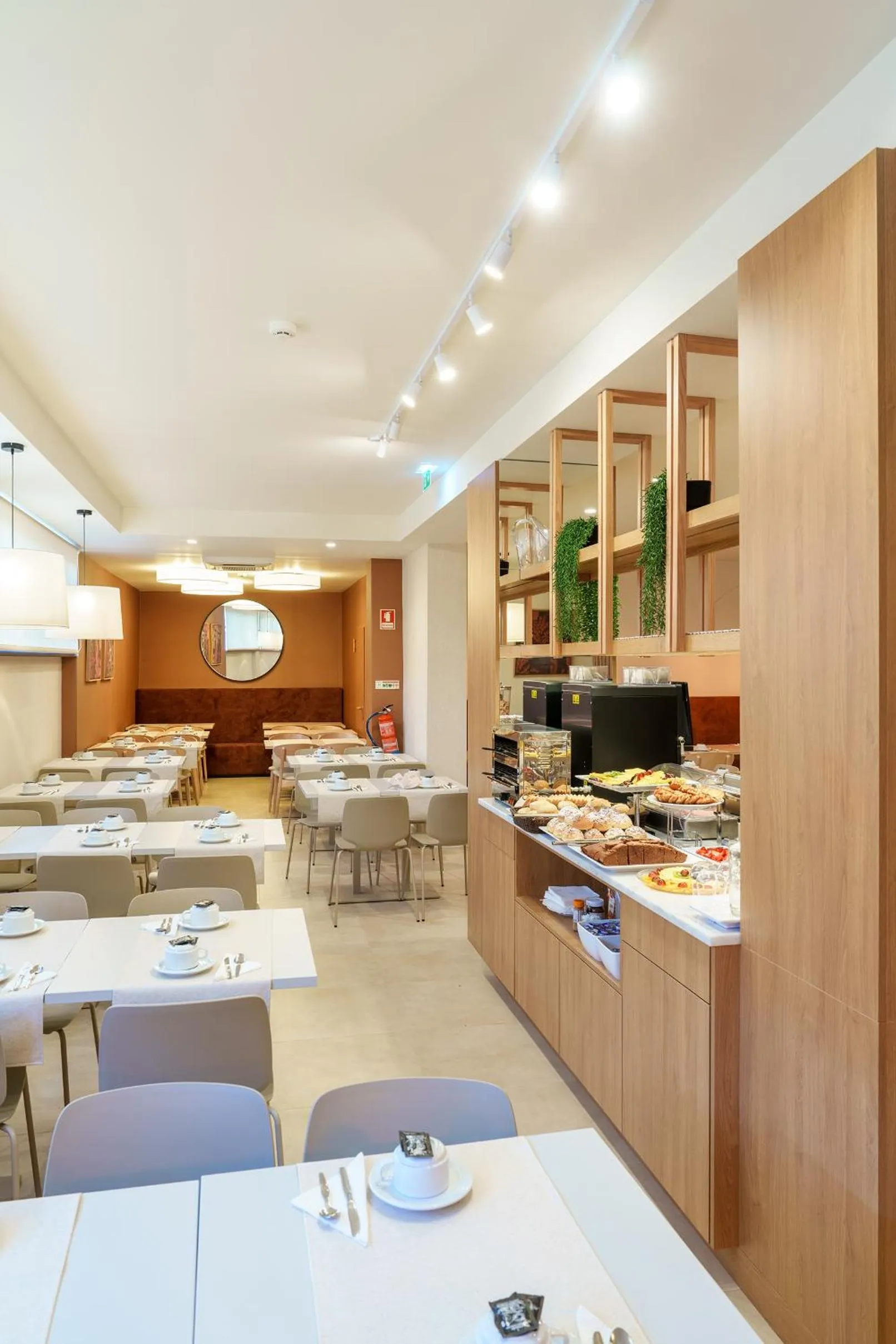 Restaurant/places to eat in Hotel Santo António de Pádua