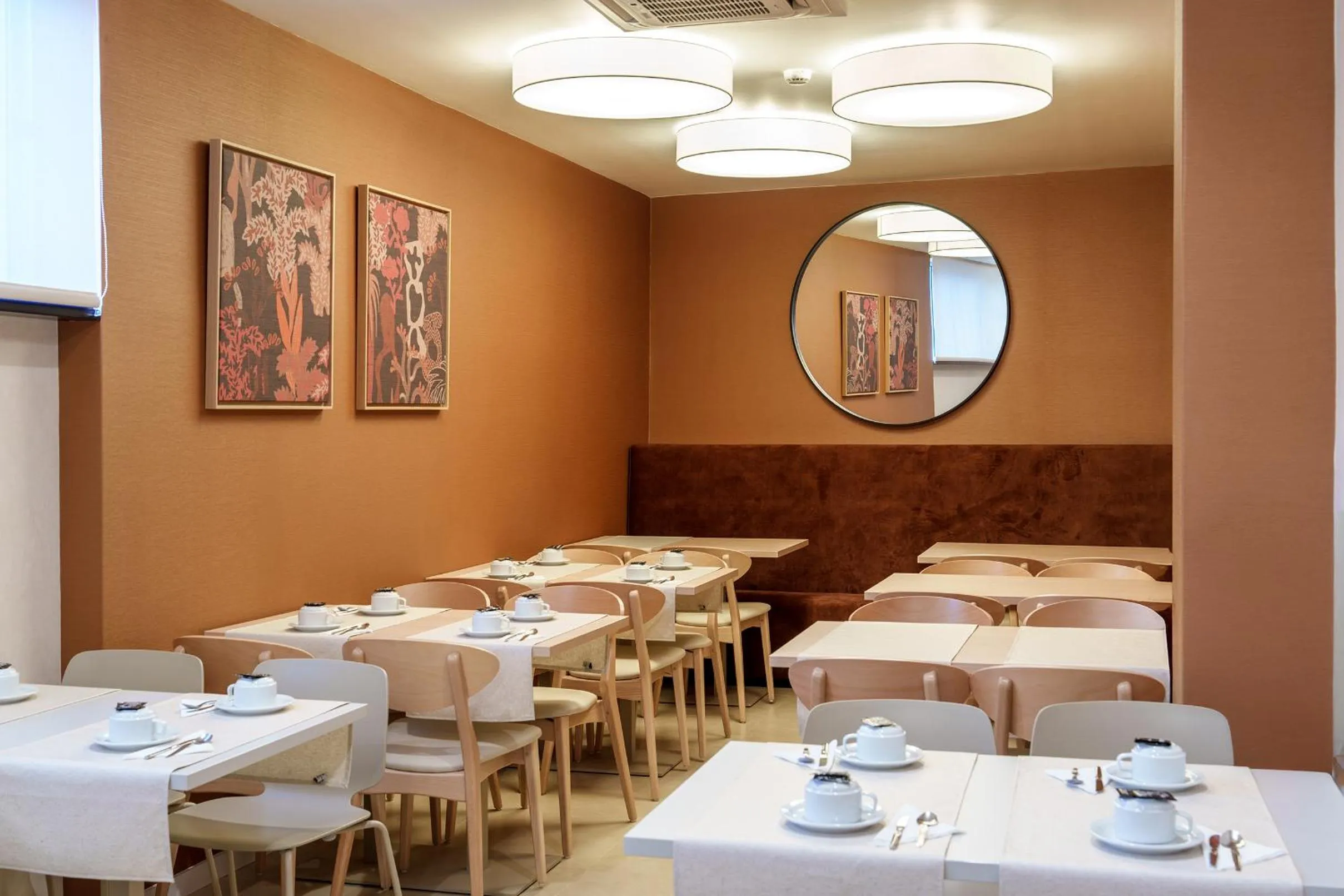 Restaurant/places to eat in Hotel Santo António de Pádua