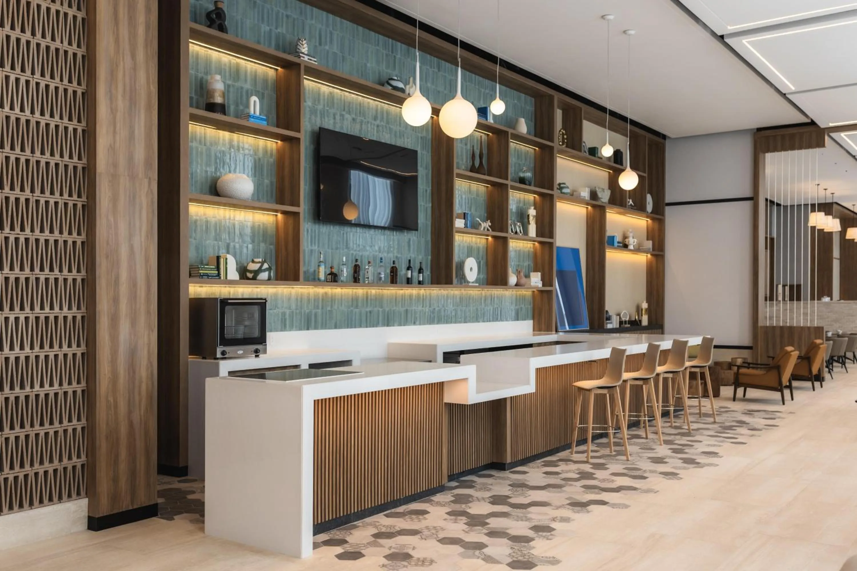 Lounge or bar in Hyatt Place Cancun Airport