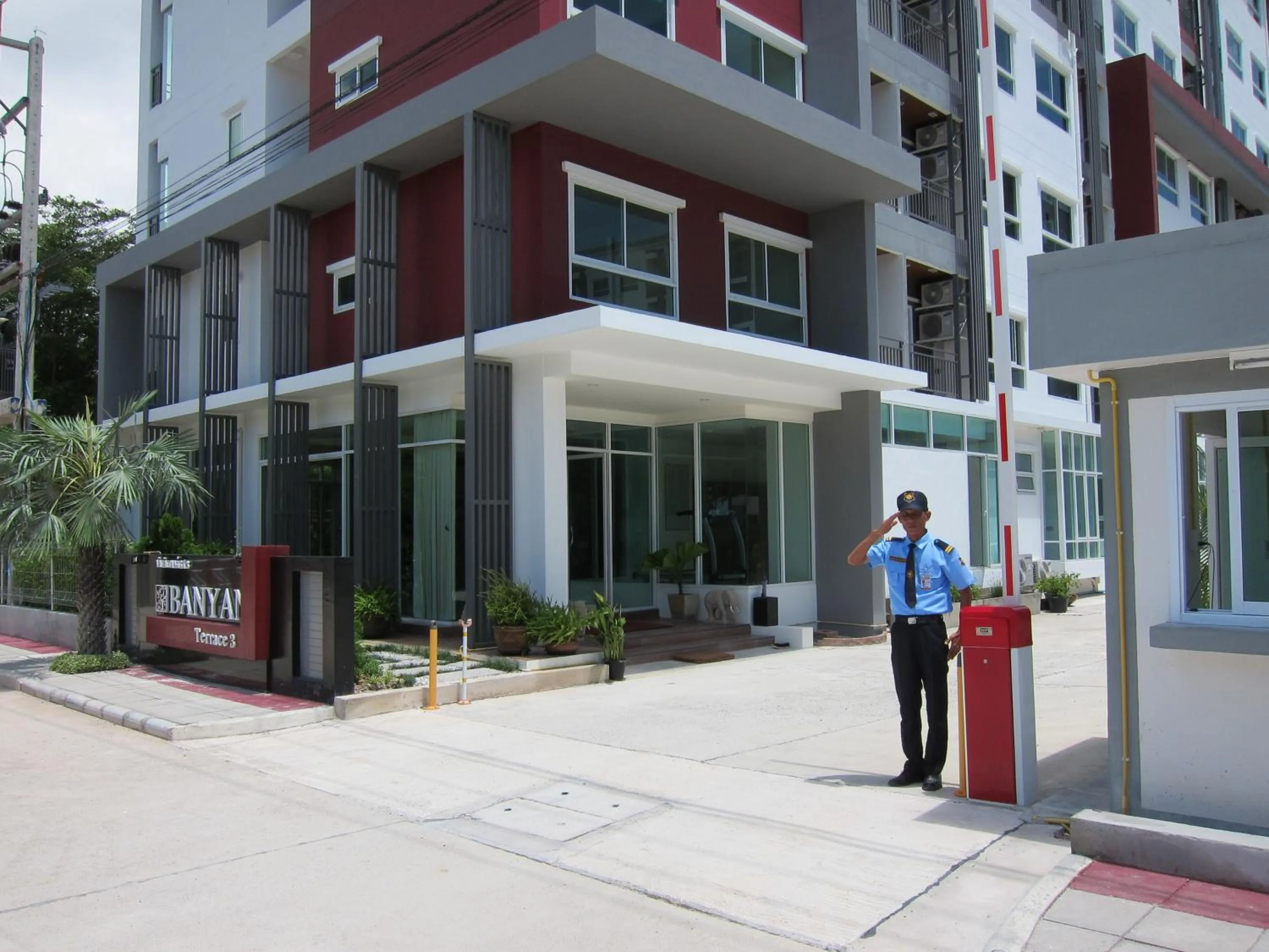 Facade/entrance in Banyan Residence