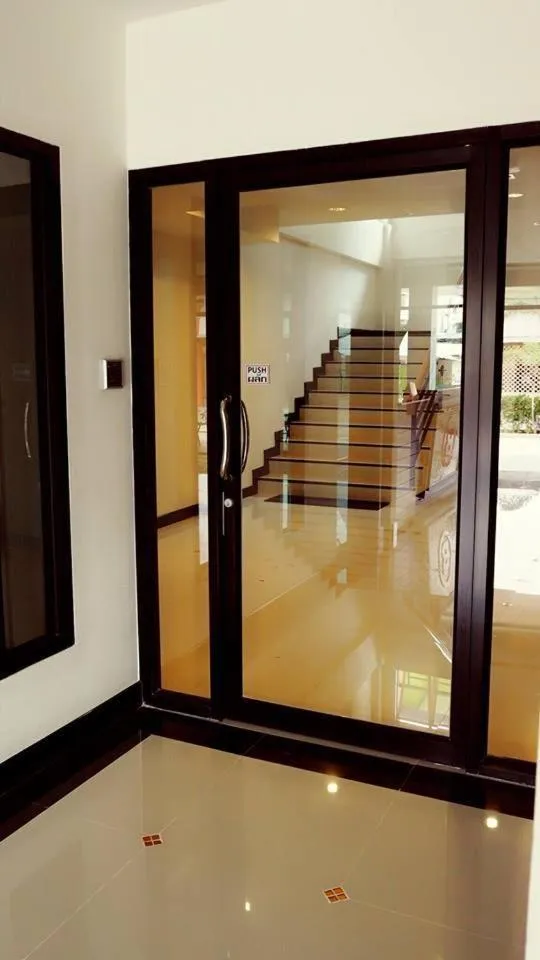 Facade/entrance in B Space Residence