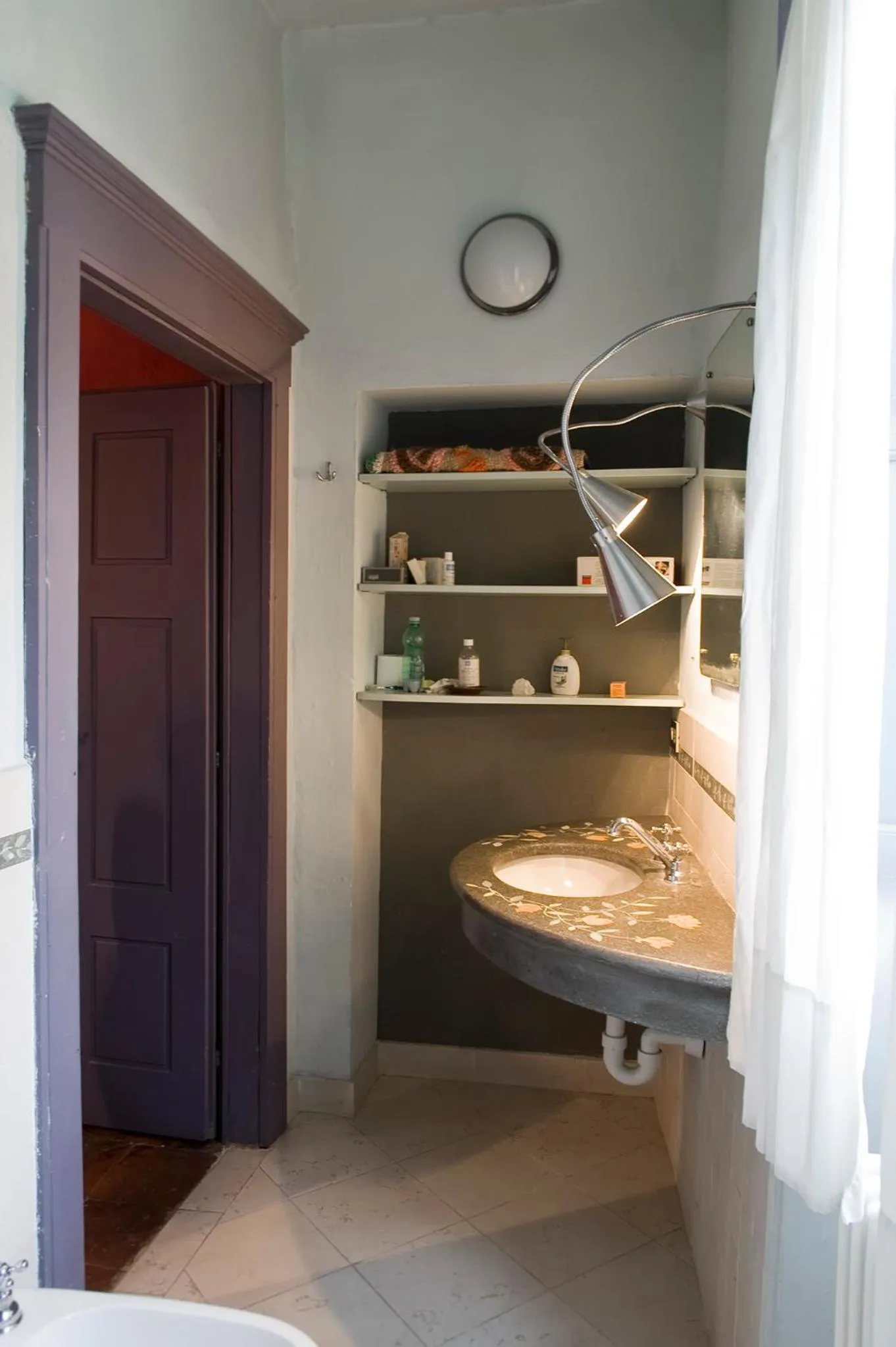 Bathroom in Lunafragola Atelier B&B