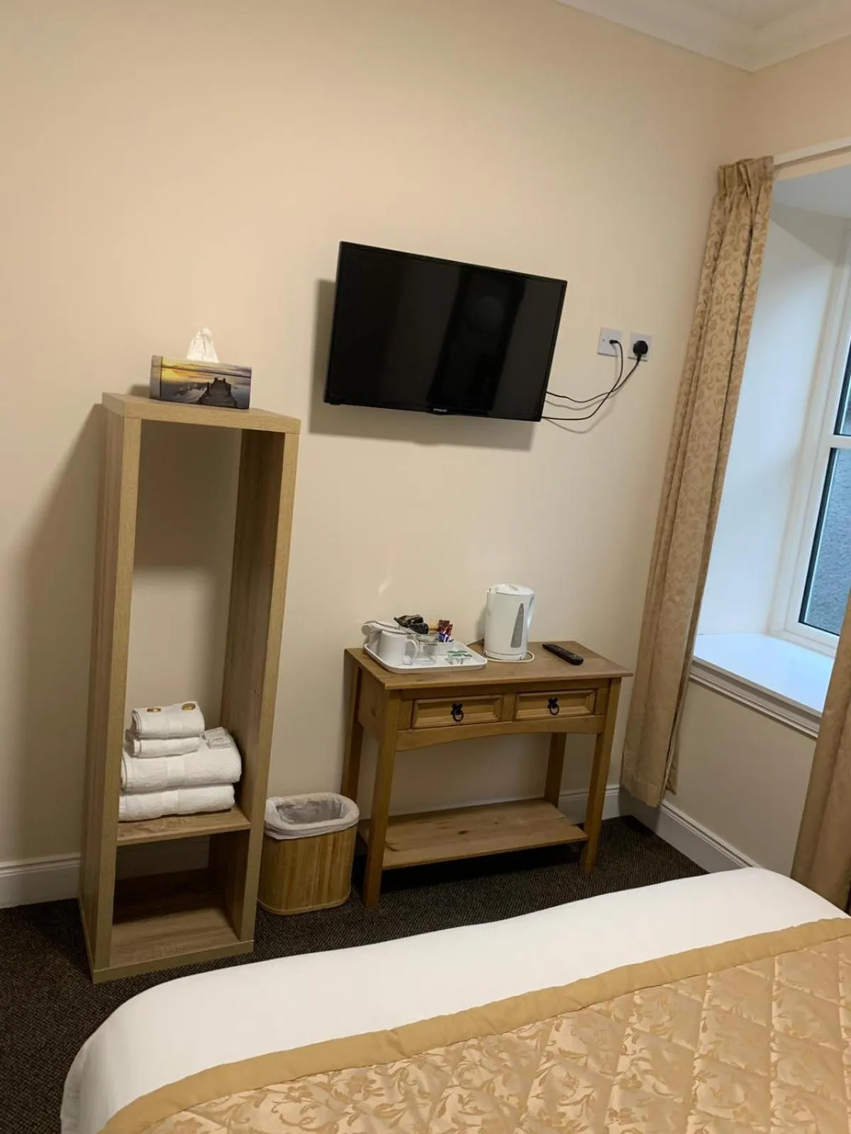 Photo of the whole room, Bed in Waverley Inn Lodge