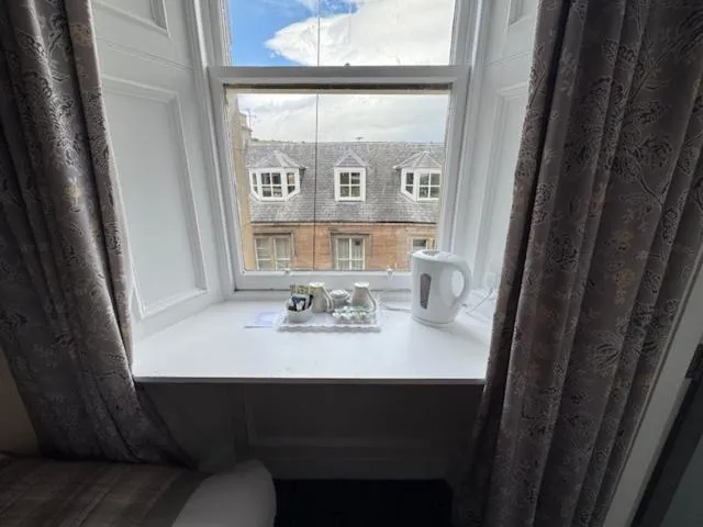 Coffee/tea facilities in Royal Hotel