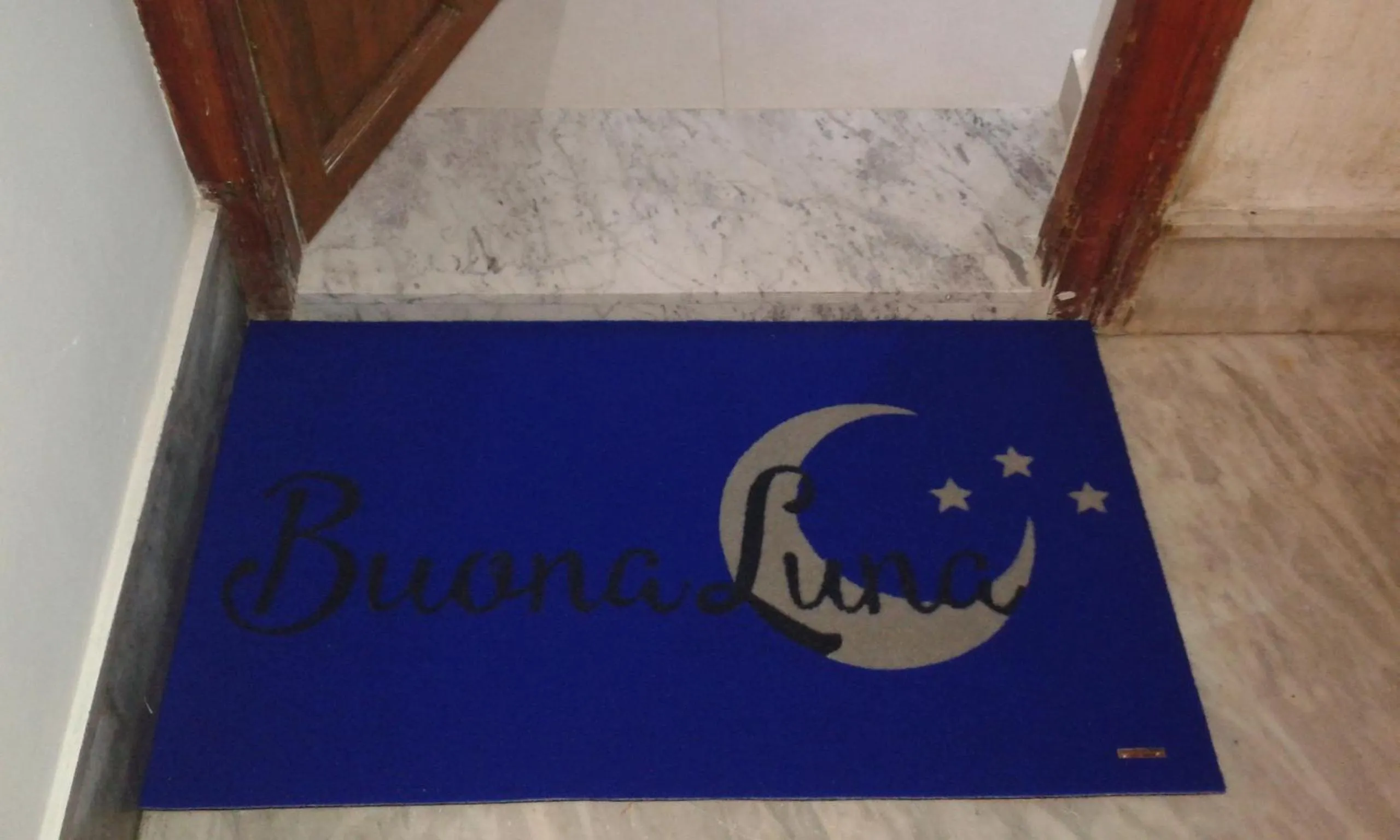 Decorative detail in Buonaluna B&B