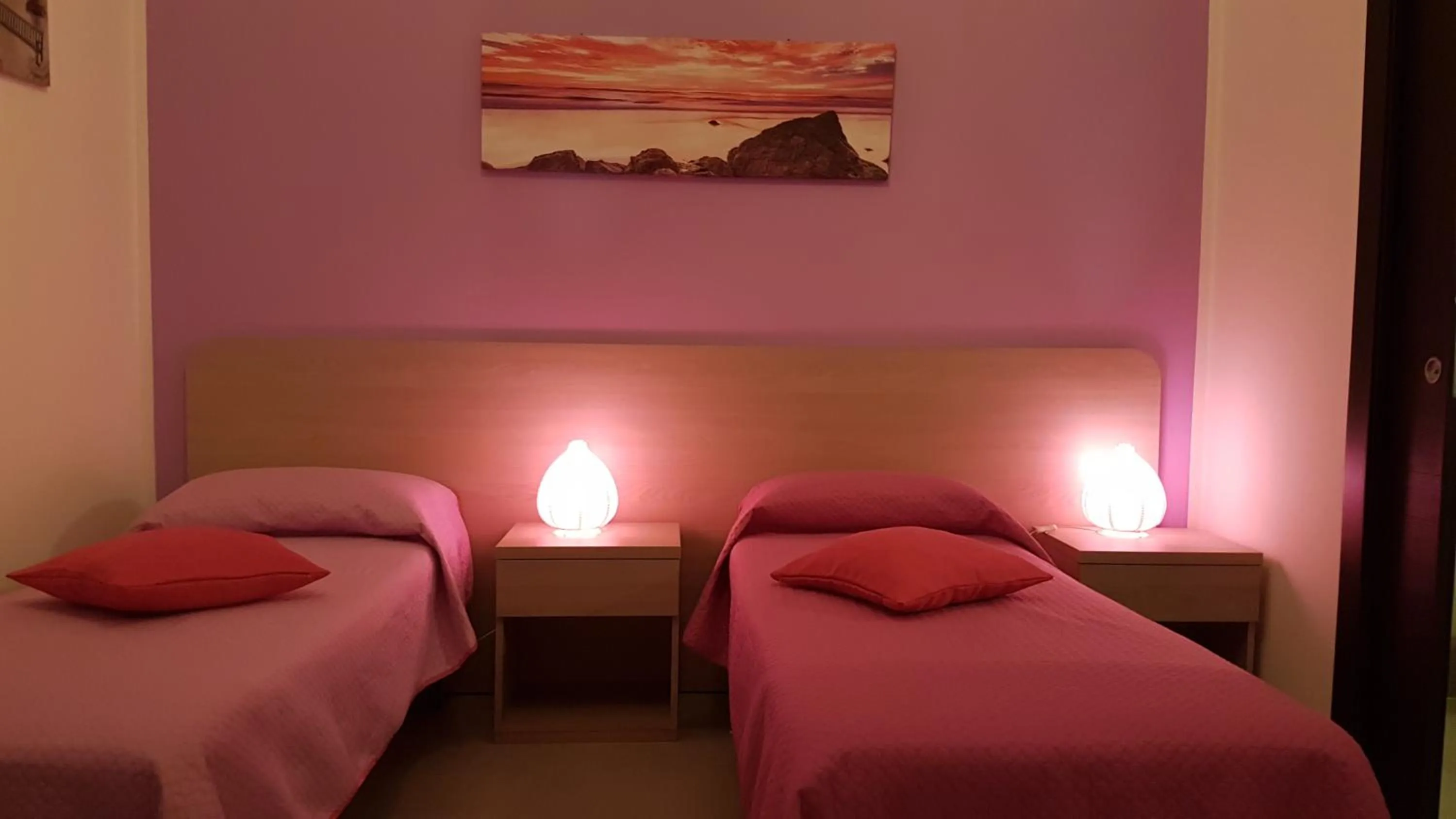 Property building, Bed in Buonaluna B&B