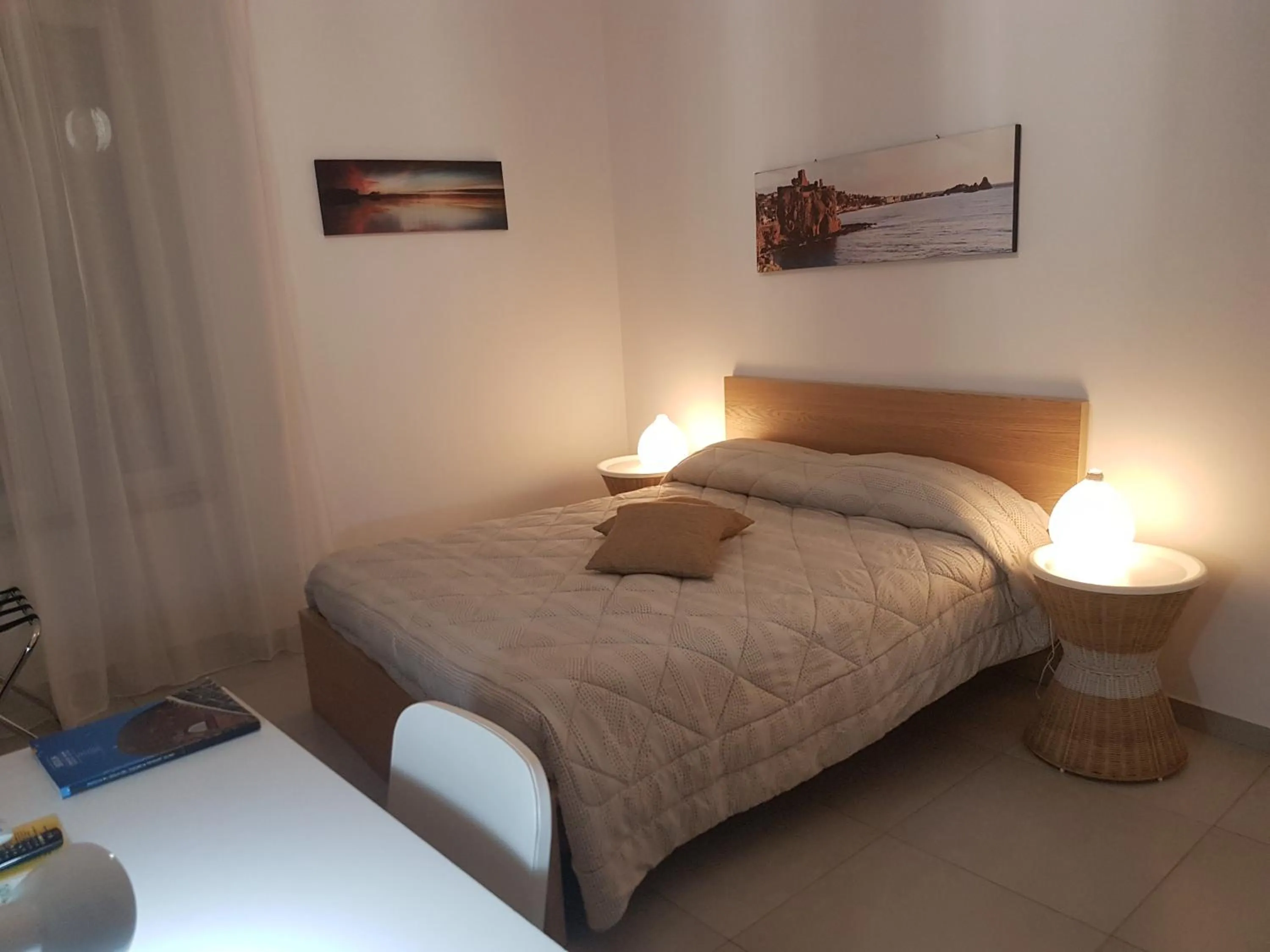 Photo of the whole room, Bed in Buonaluna B&B