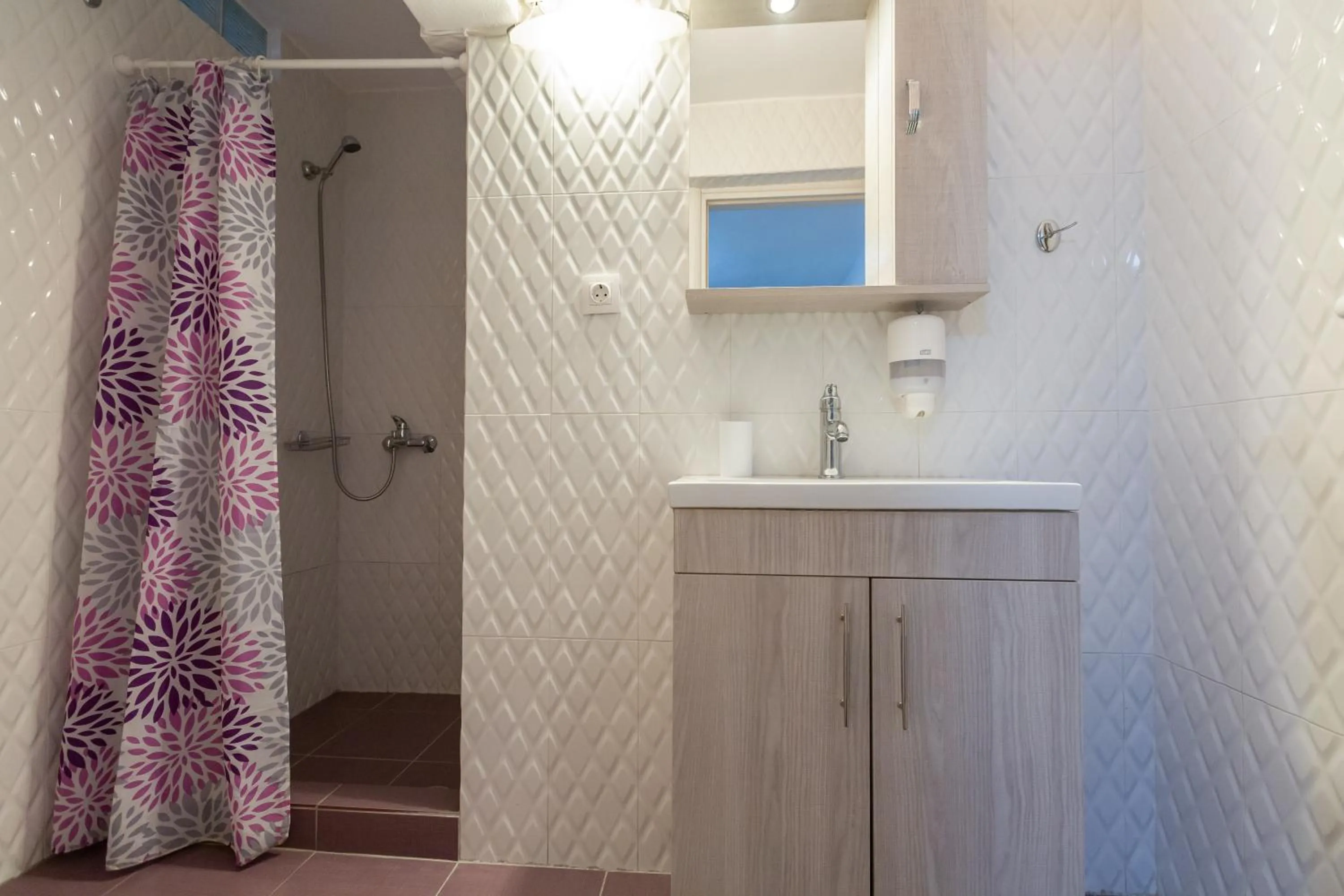 Shower in Pegasus Rooms