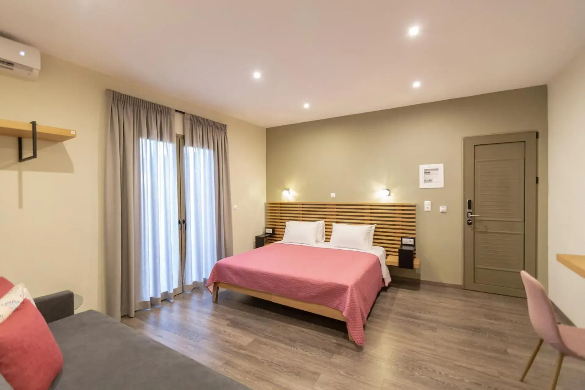 Deluxe Double or Twin Room with Garden View in Pegasus Rooms Deluxe Double or Twin Room with Garden View in Pegasus Rooms