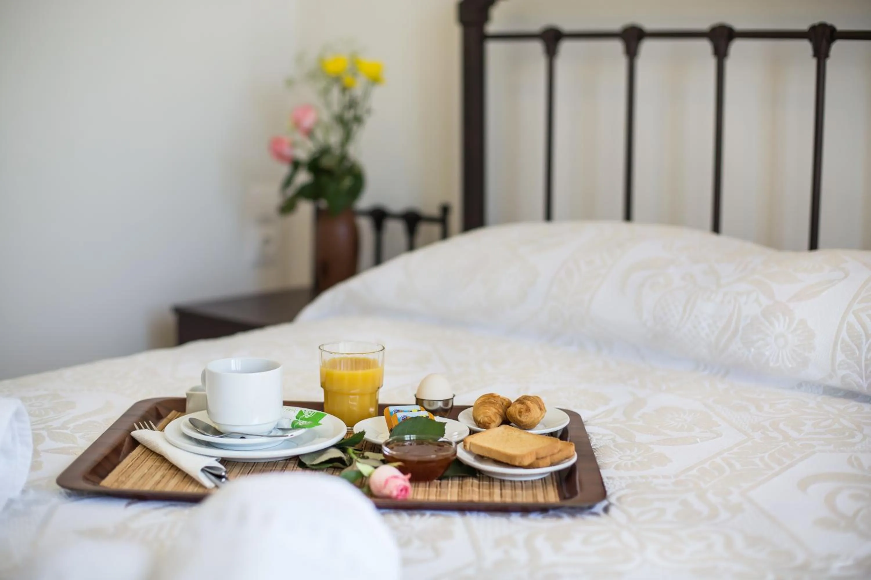 Coffee/tea facilities, Bed in Pegasus Rooms