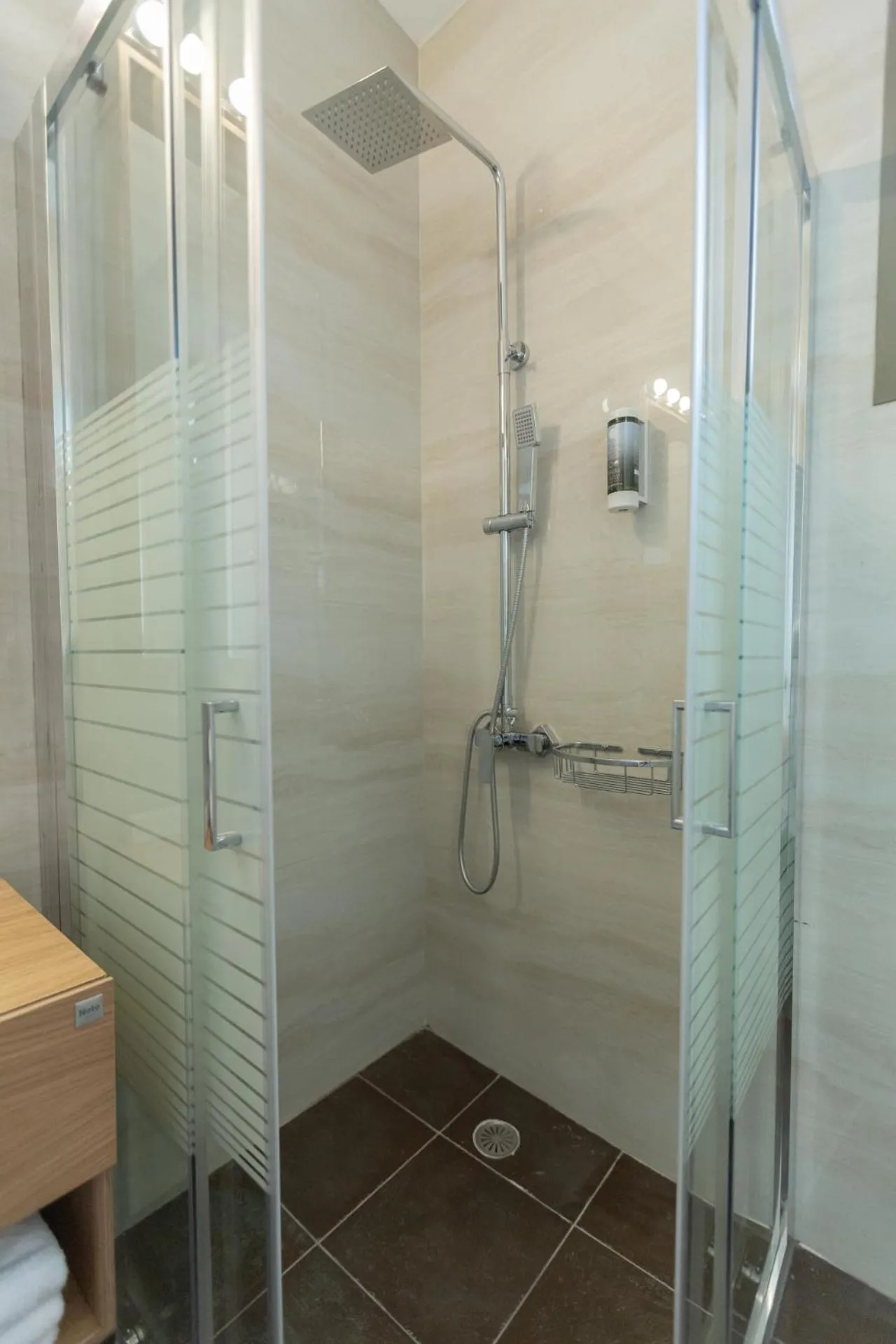 Shower in Pegasus Rooms