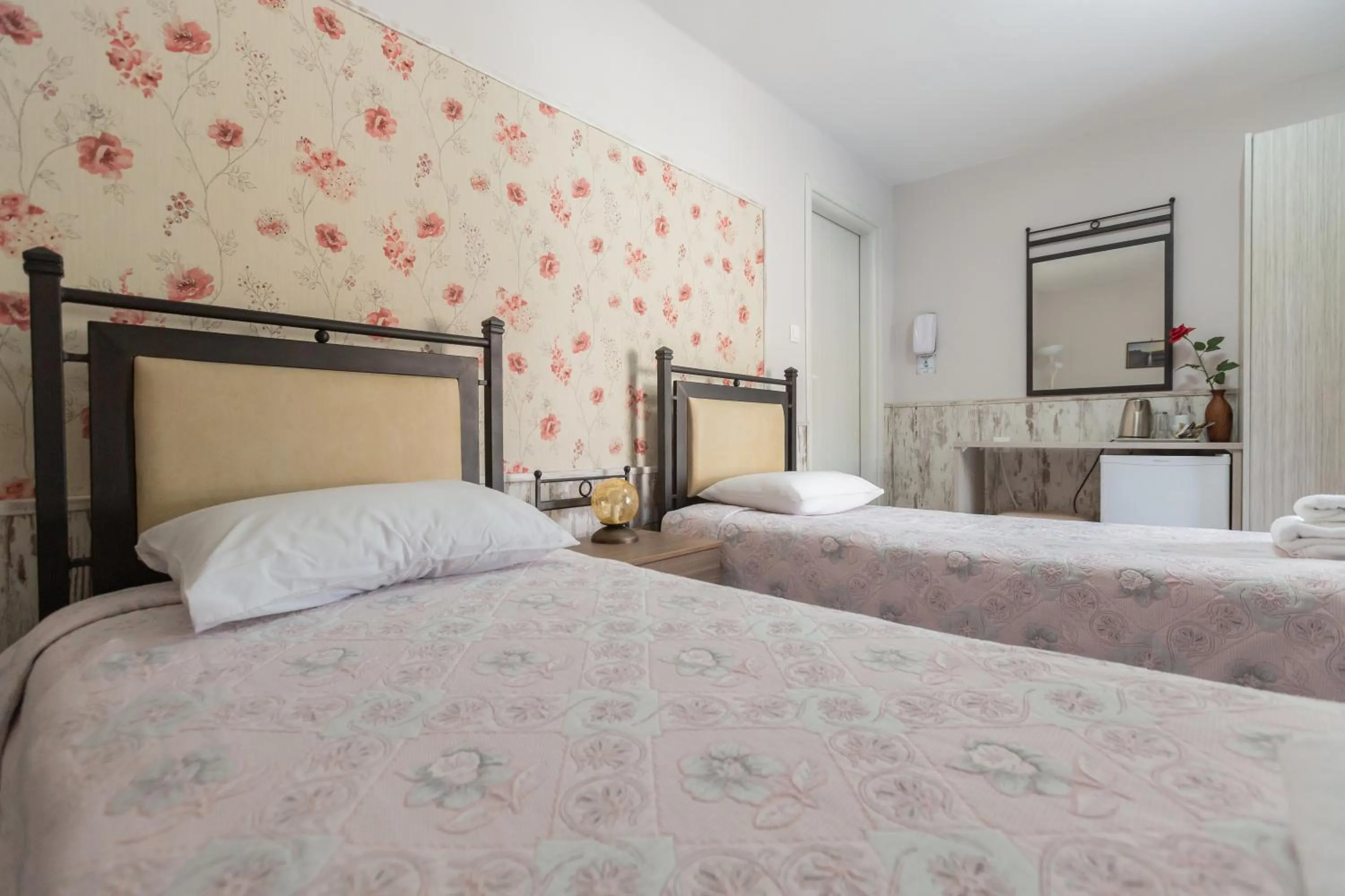 Photo of the whole room, Bed in Pegasus Rooms