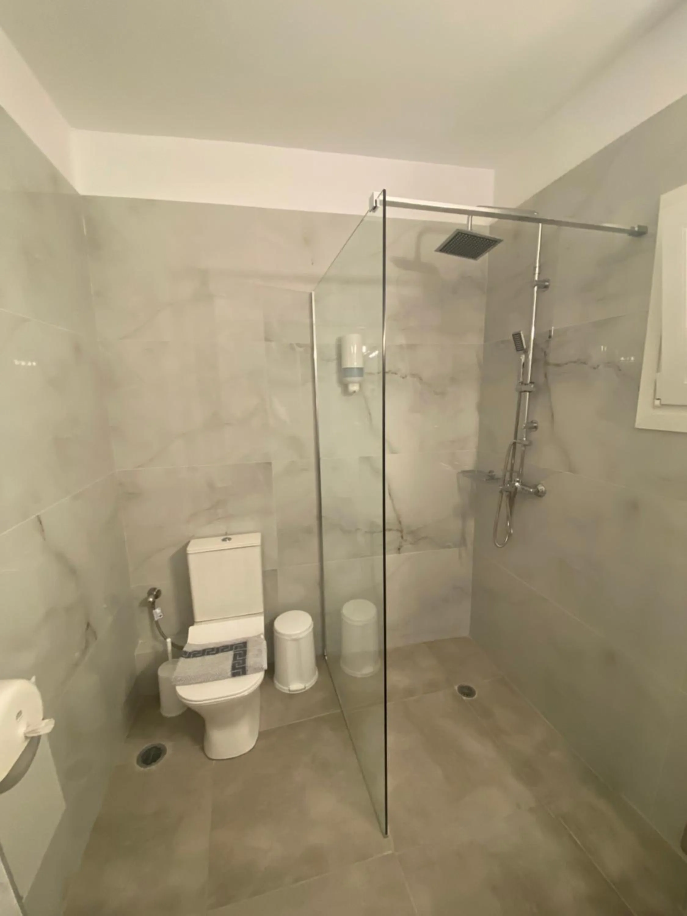 Shower in Pegasus Rooms