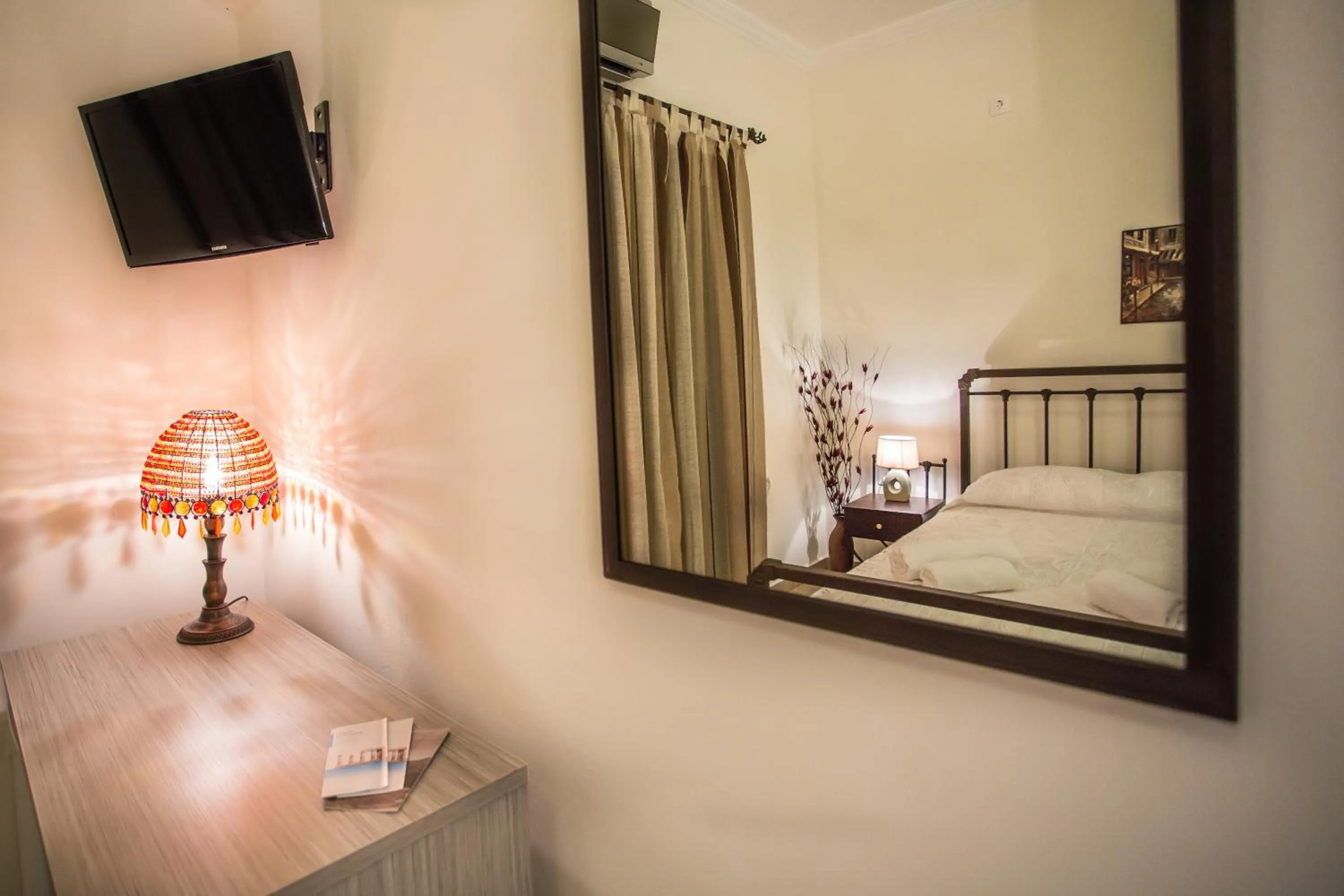 Photo of the whole room, Bed in Pegasus Rooms