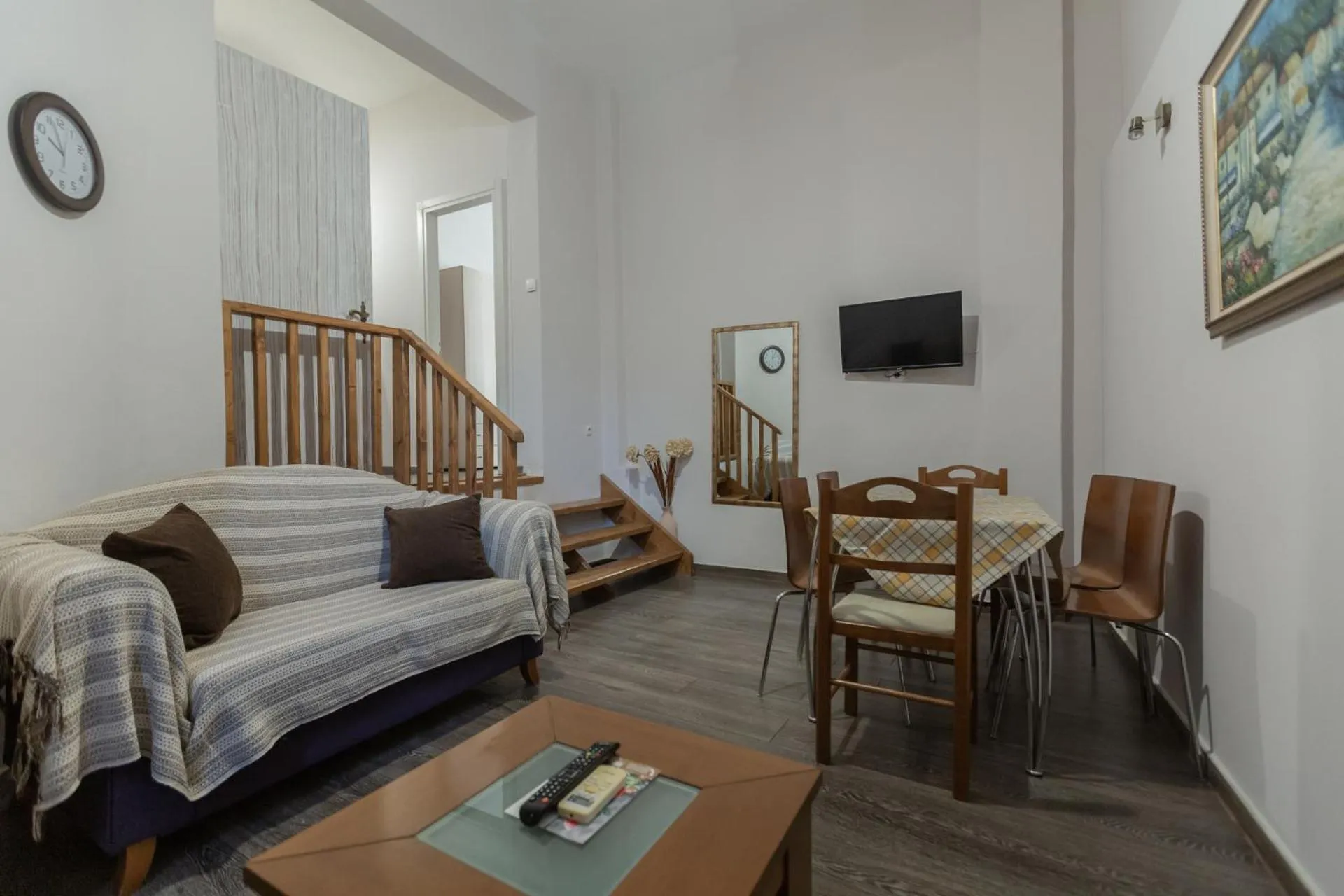 Seating area, Bed in Pegasus Rooms