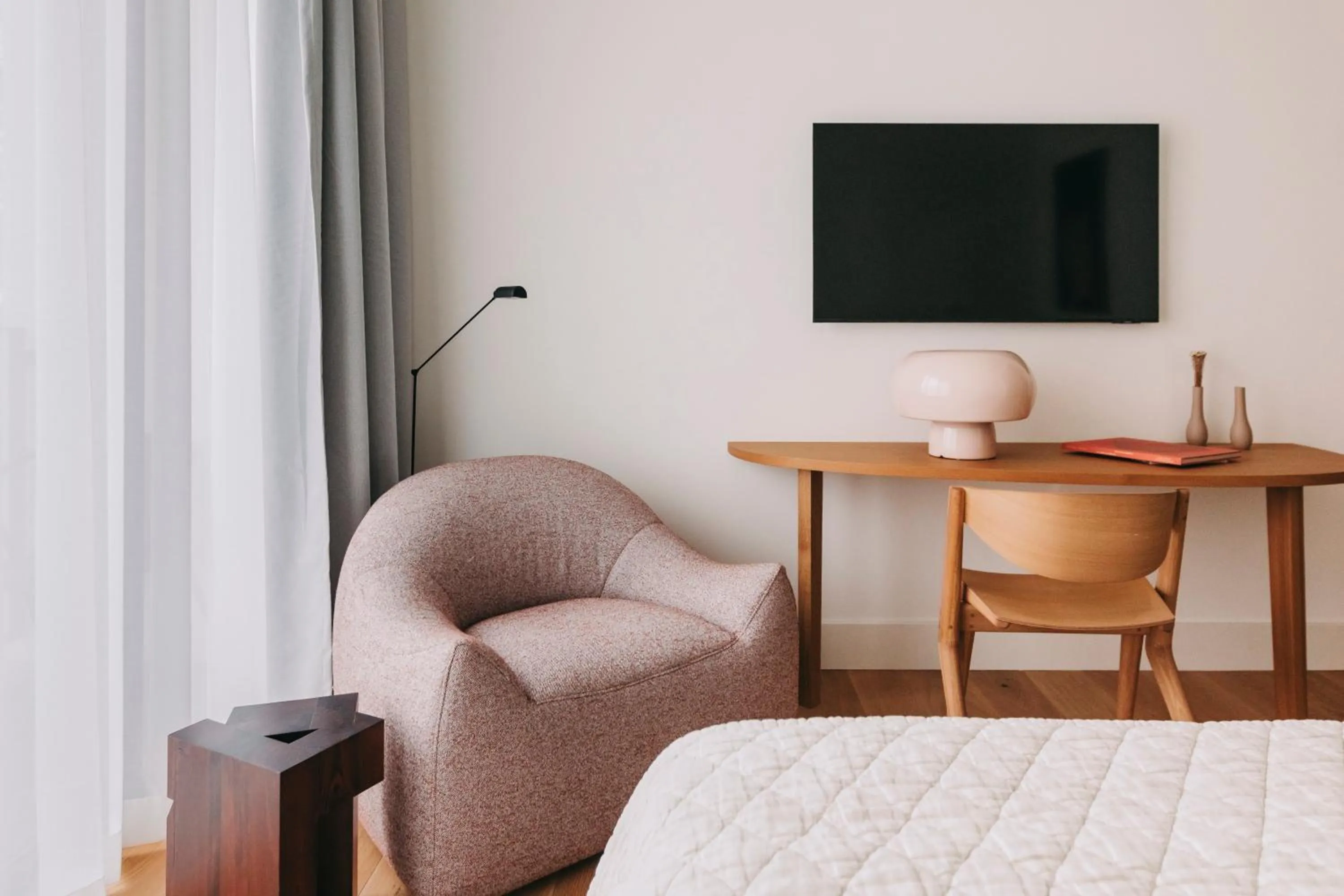 TV and multimedia, Bed in LENSCAPE Coterie