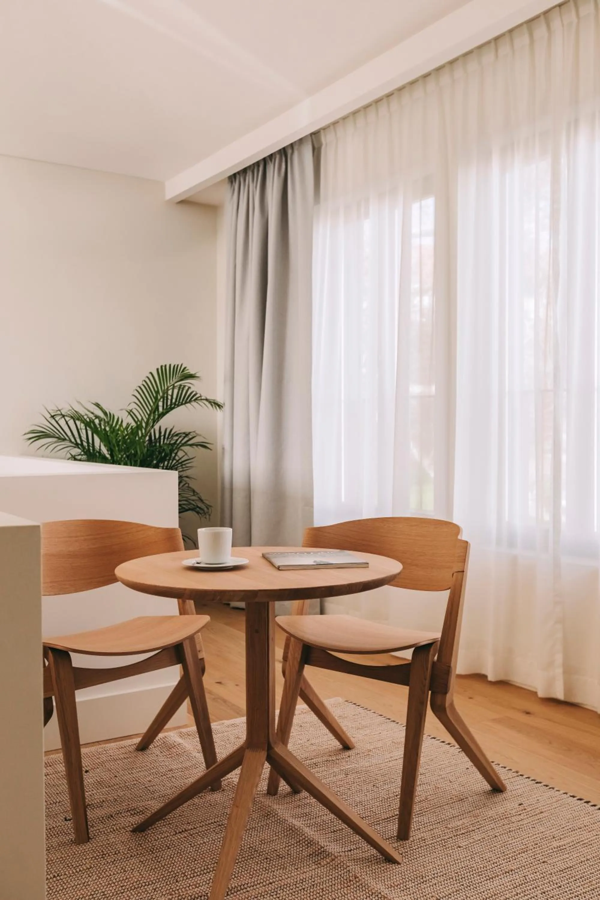 Seating area in LENSCAPE Coterie