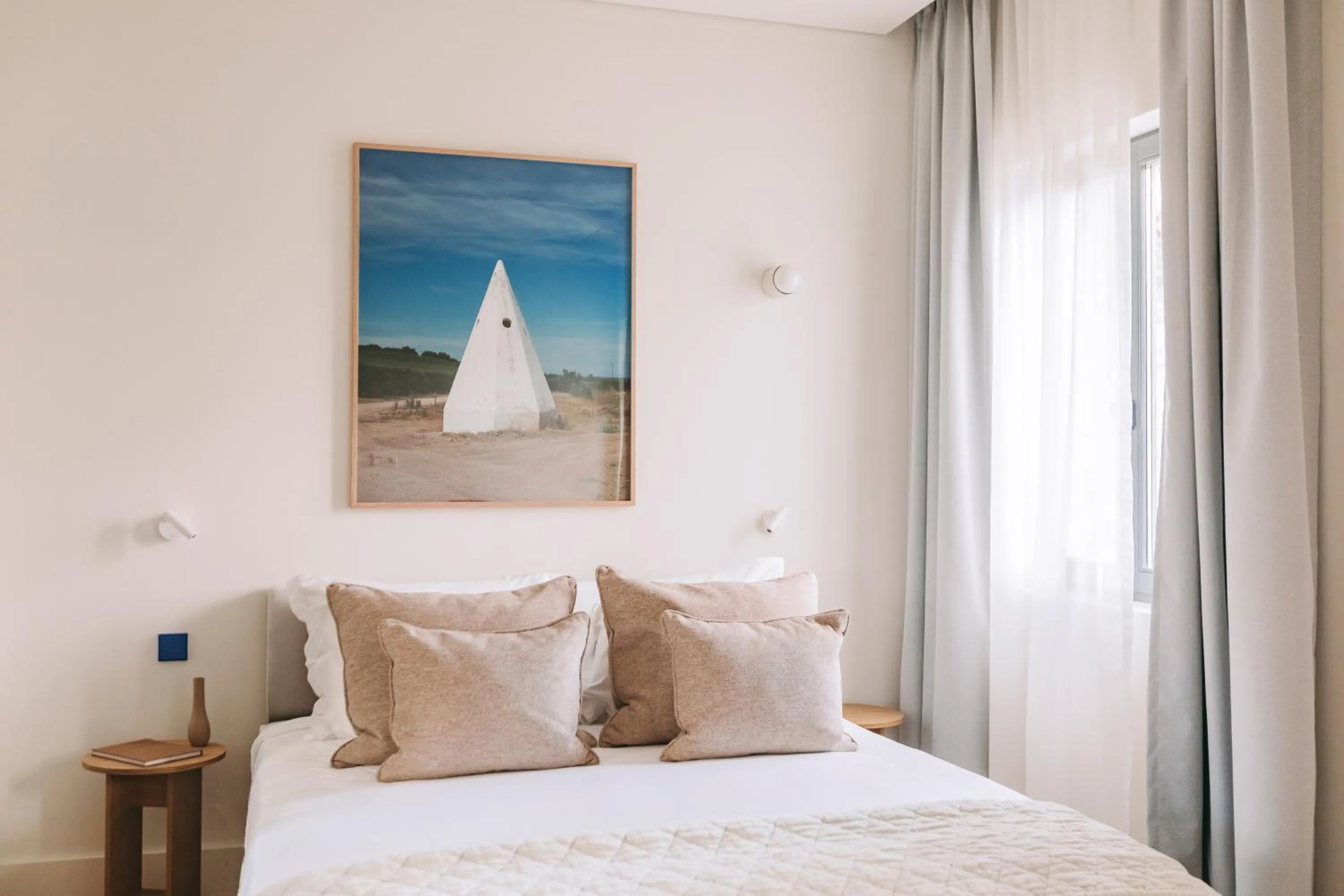 Bedroom, Bed in LENSCAPE Coterie