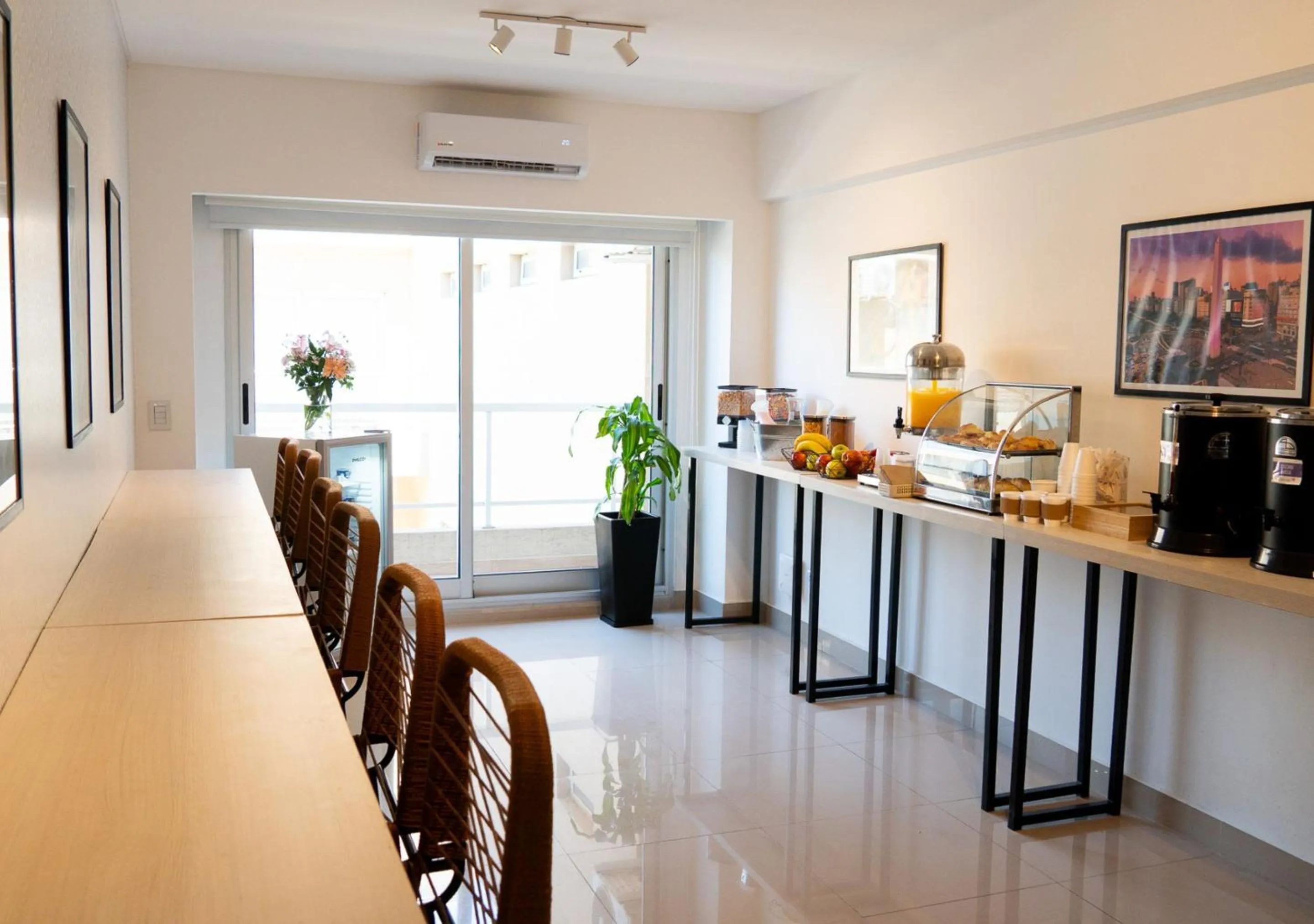 Breakfast in La Cisterna by DOT Suites