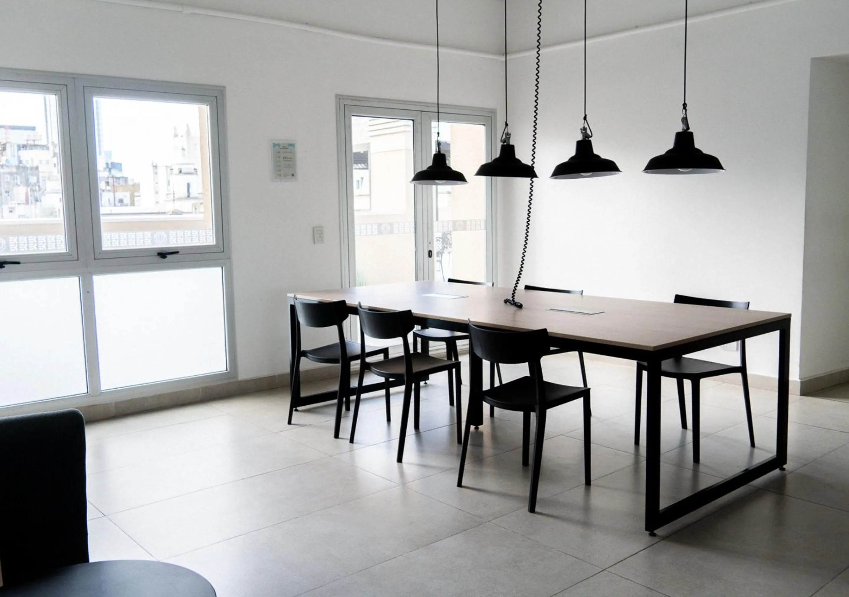 Business facilities in La Cisterna by DOT Suites