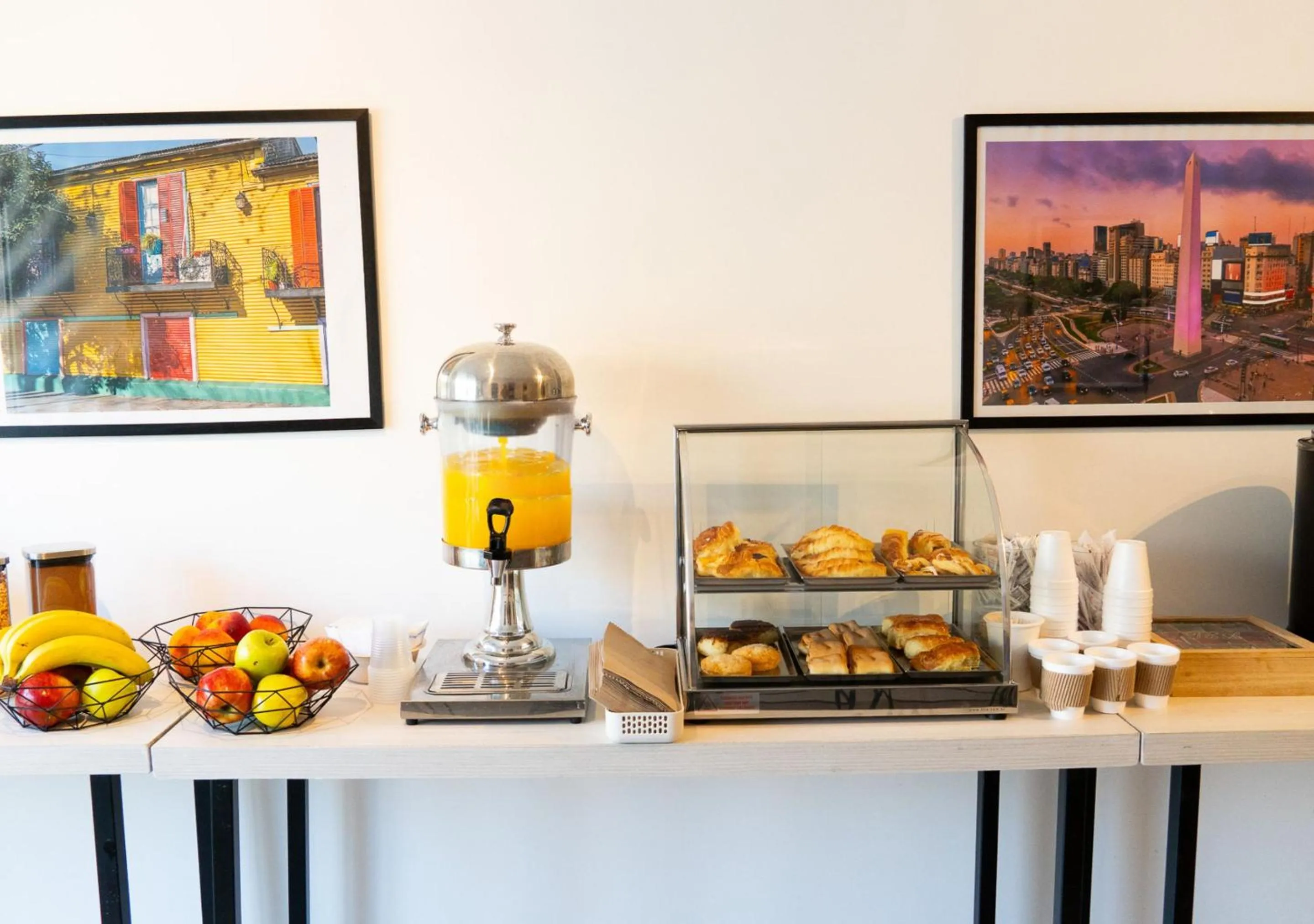Breakfast in La Cisterna by DOT Suites