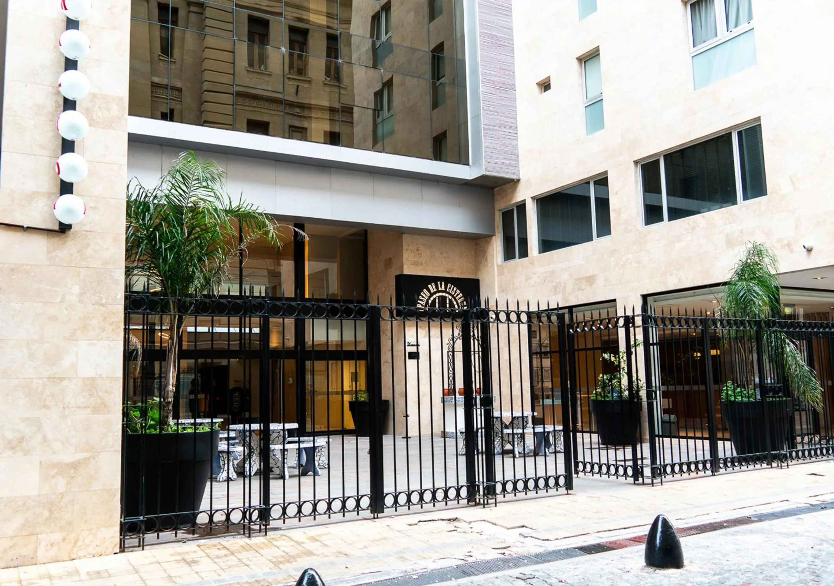 Facade/entrance in La Cisterna by DOT Suites