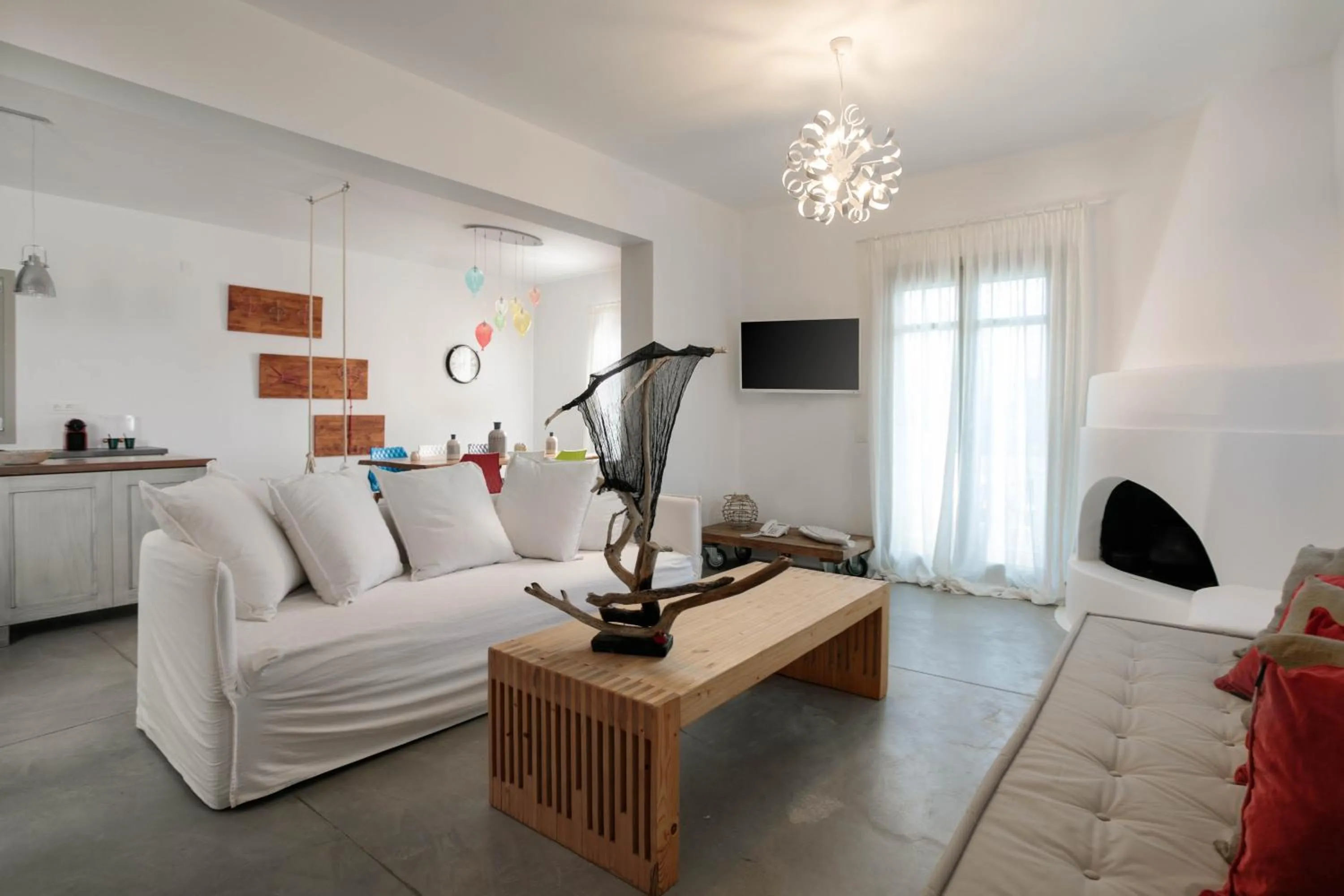 TV and multimedia in Halcyon Suites and Villas Naxos