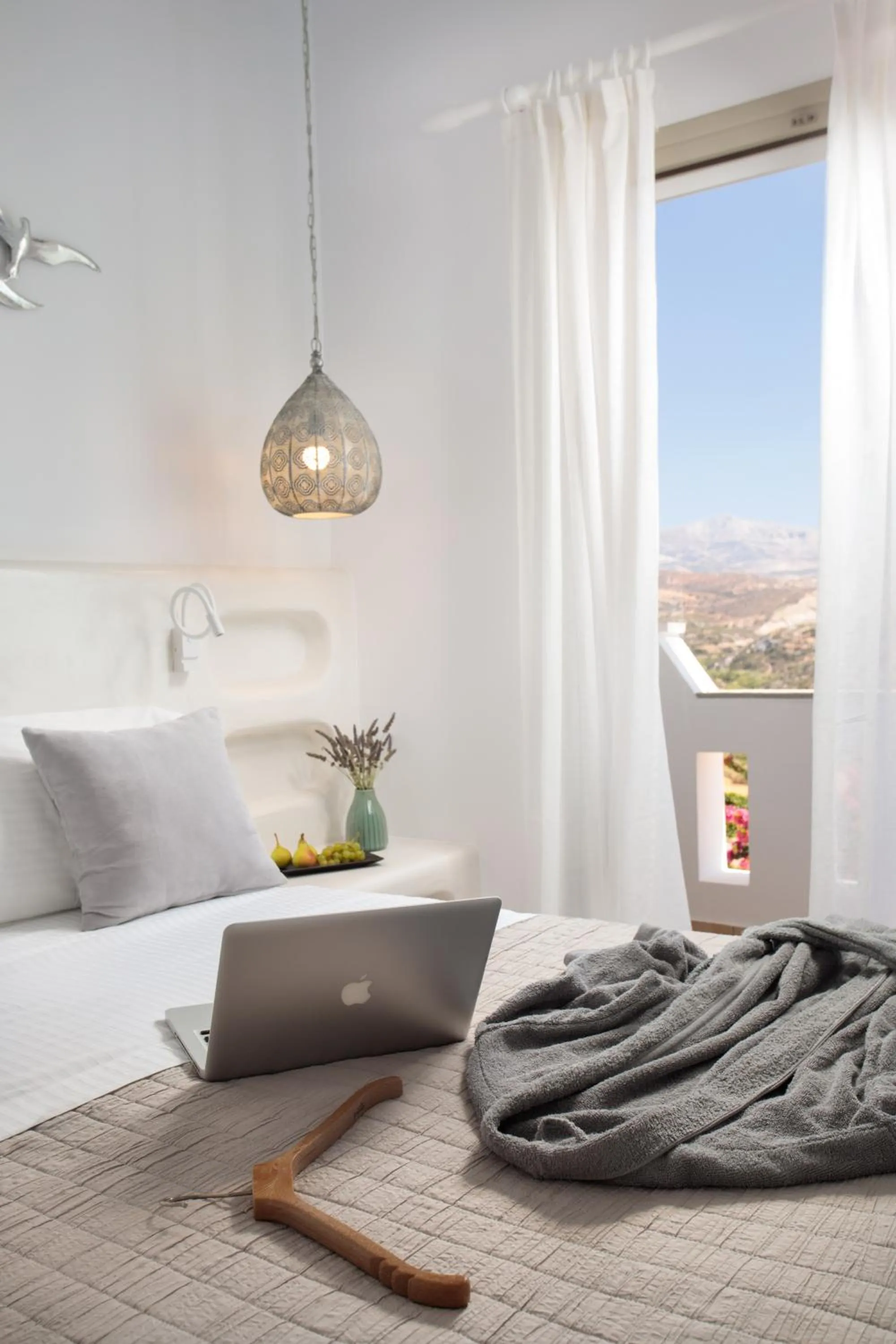 Bed in Halcyon Suites and Villas Naxos