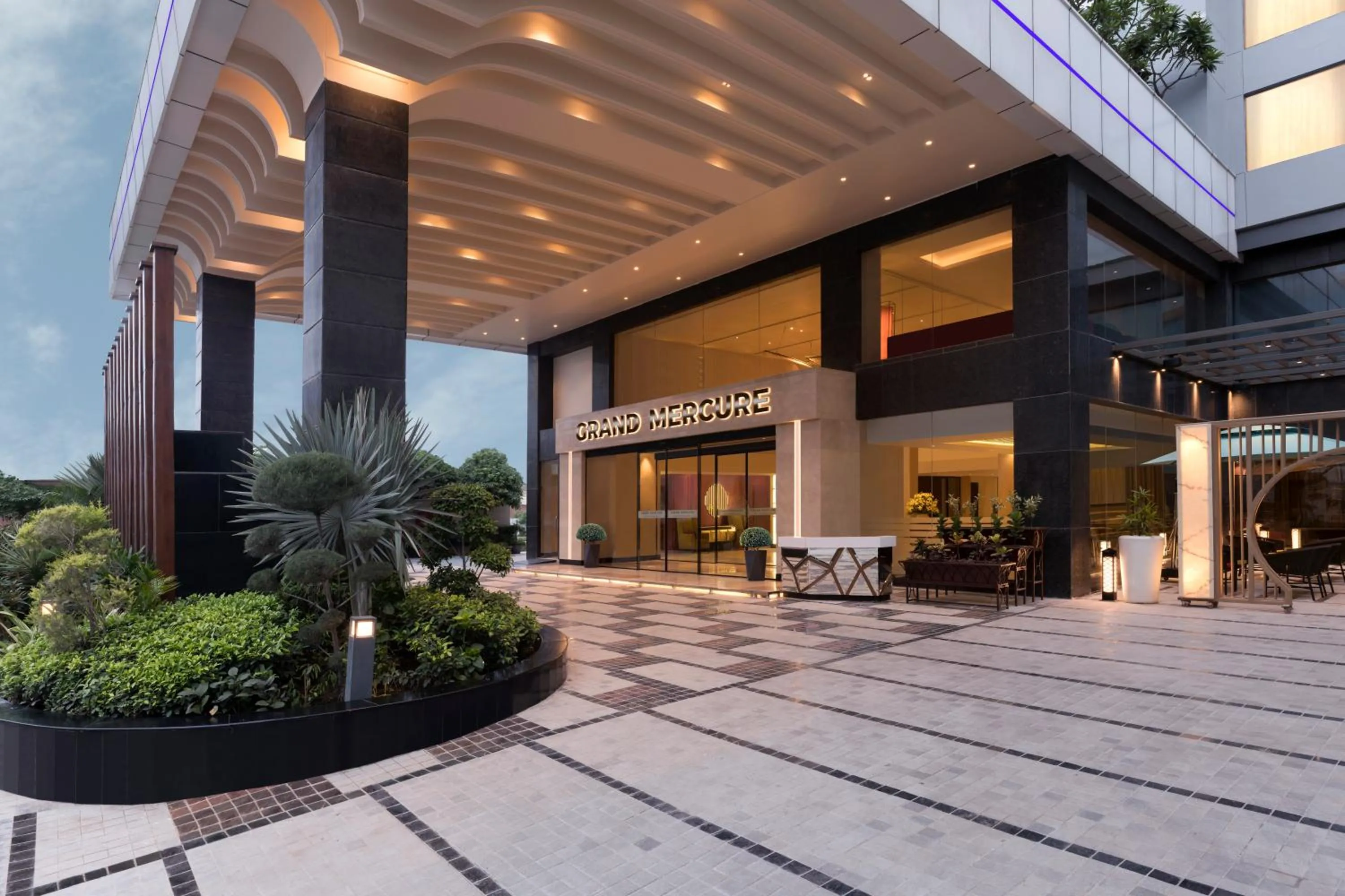 Facade/entrance in Grand Mercure Agra - An Accor Brand