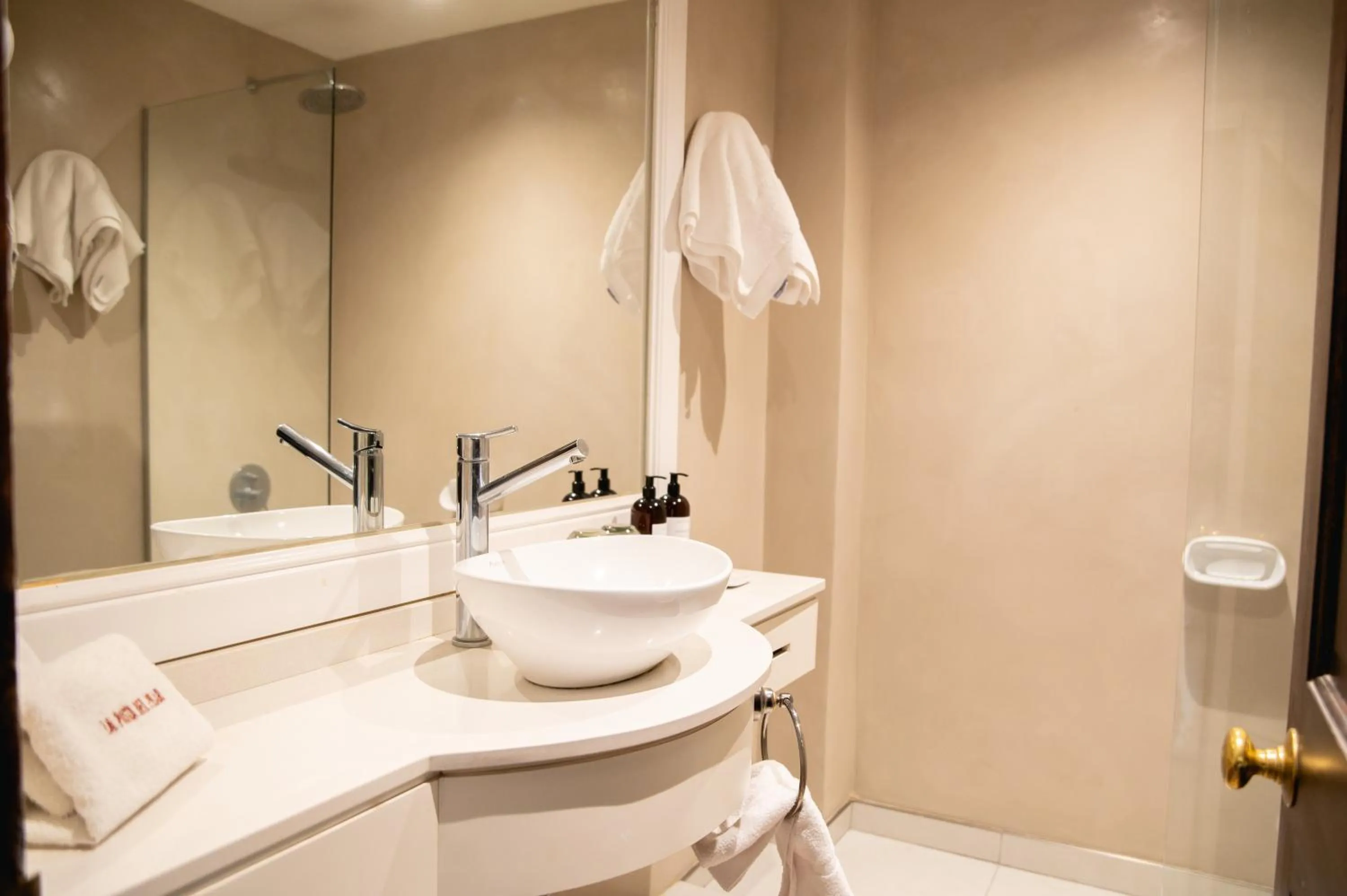 Bathroom in La Posta del Pilar Hotel & Spa