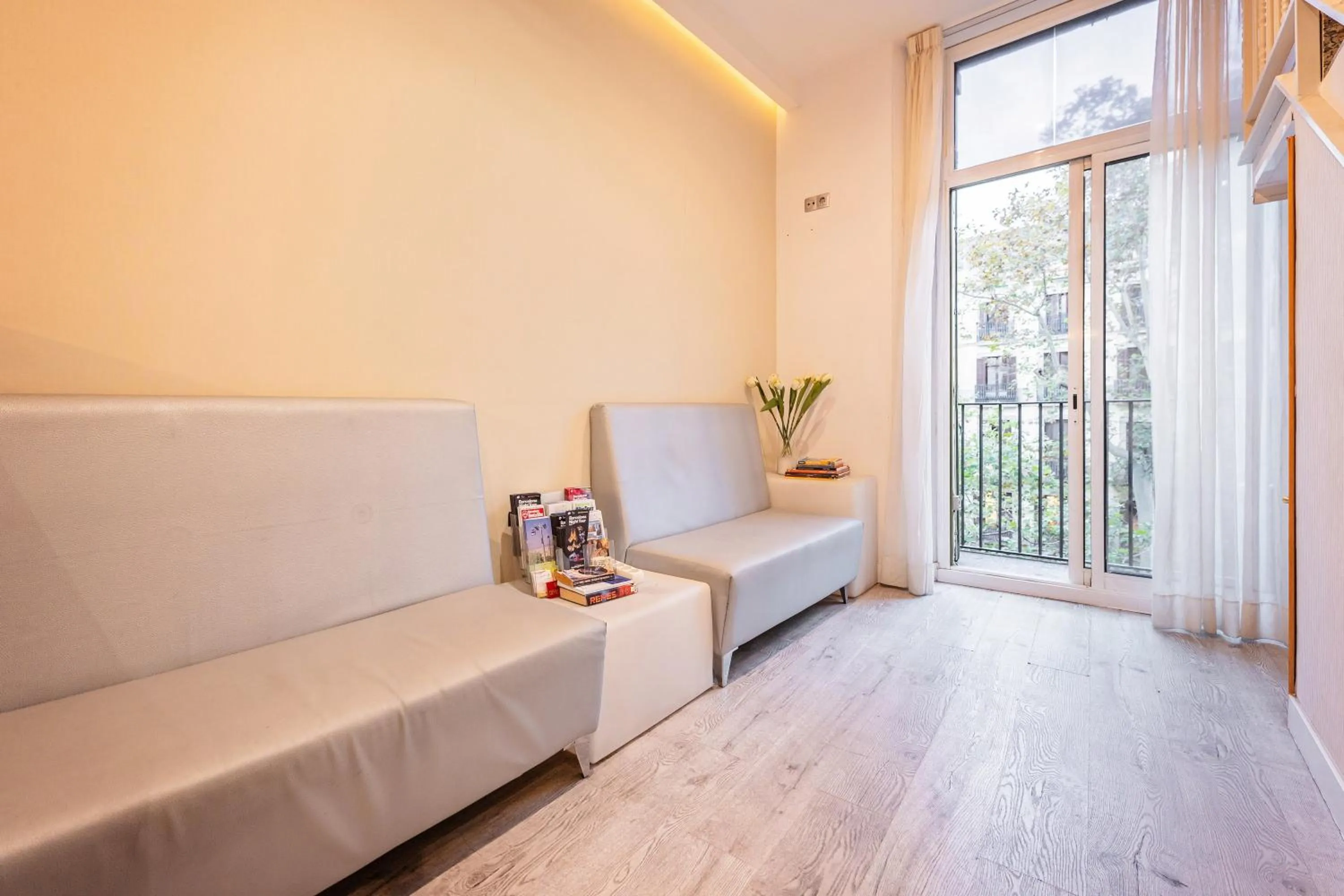 Seating area in Standbyme Ramblas