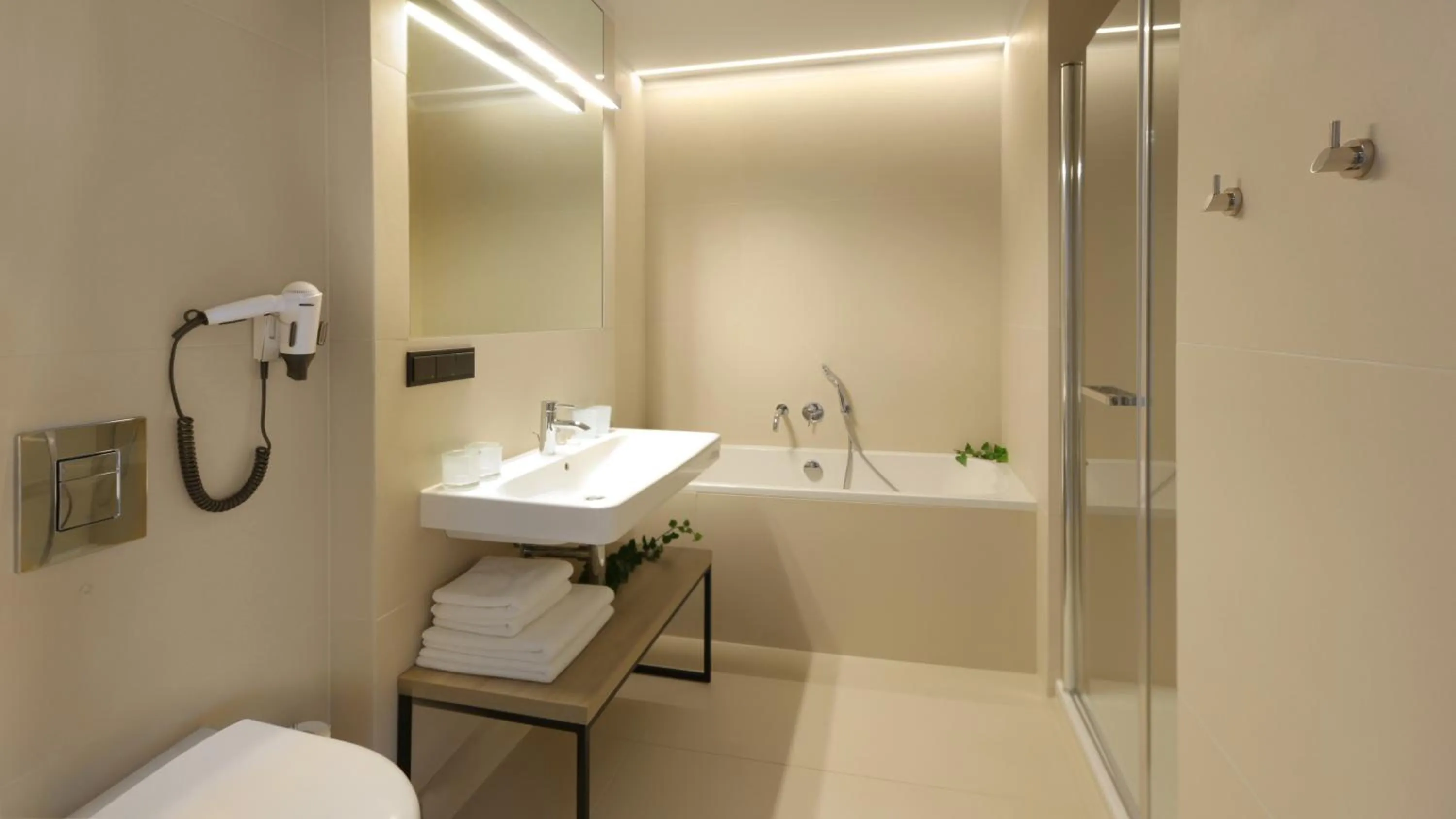 Bathroom in Hotel FairPlayce